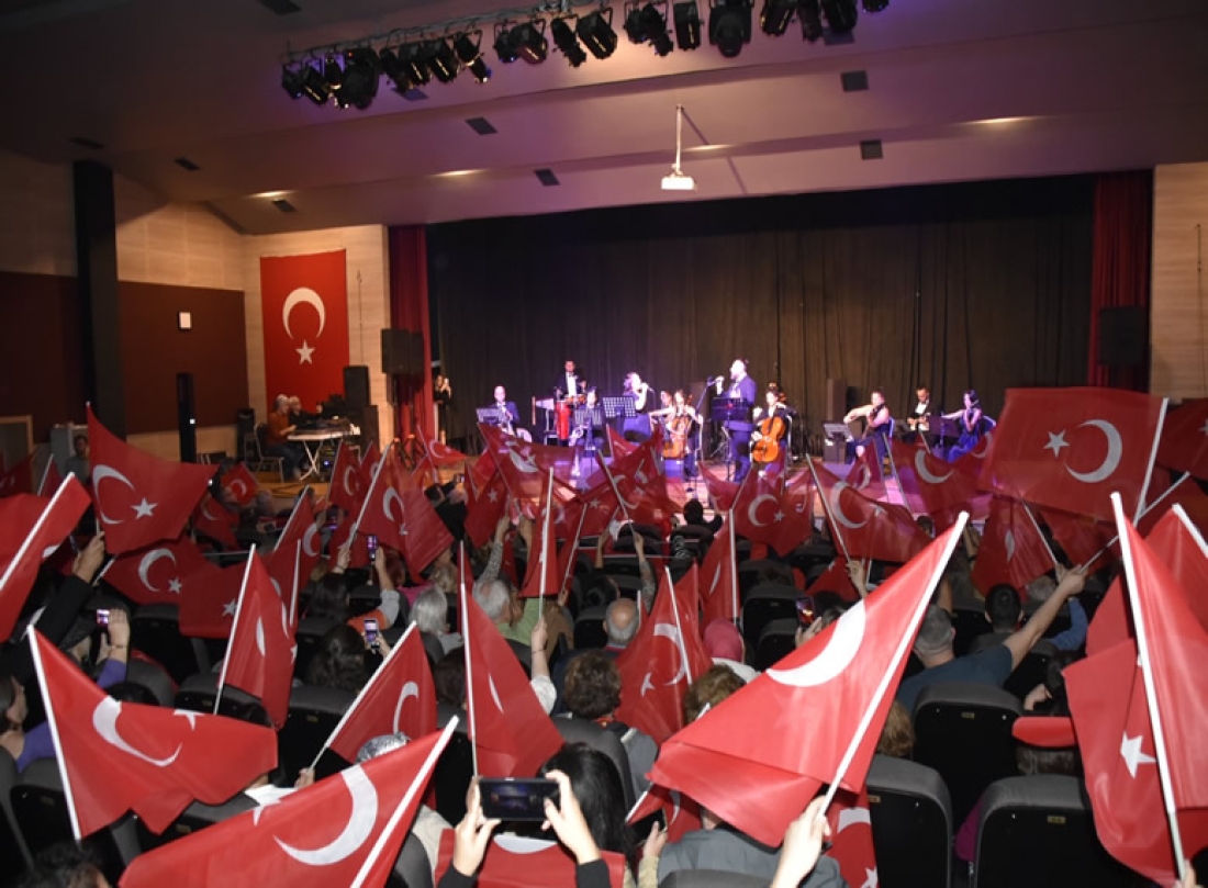 101'nci yilda Karadeniz Eregli'de Izmit Belediyesi Kent Orkestrasi rüzgari 2