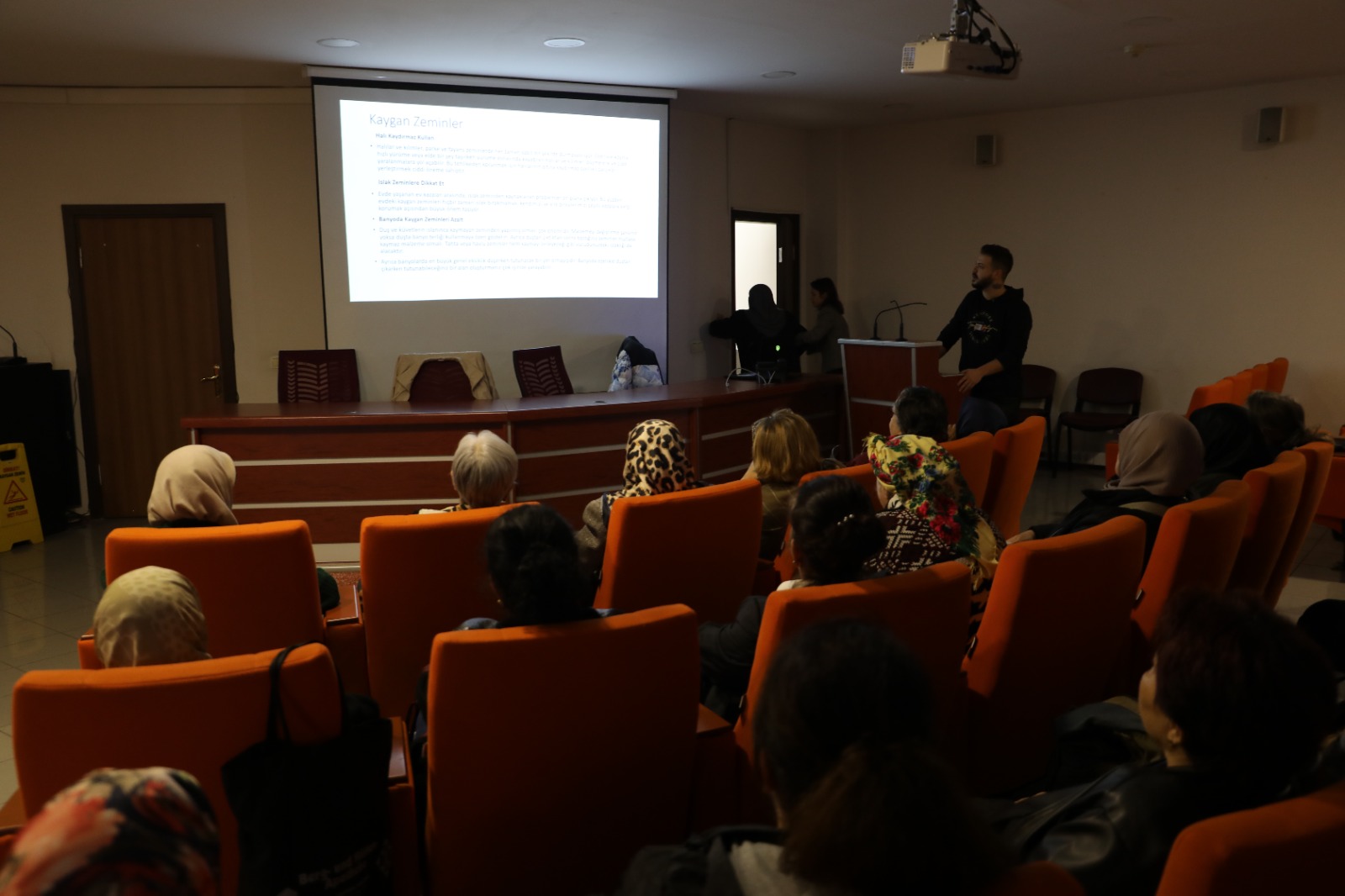 Asırlık Çınar Evi sakinleri ev kazalarına karşı bilinçlendirildi (1)