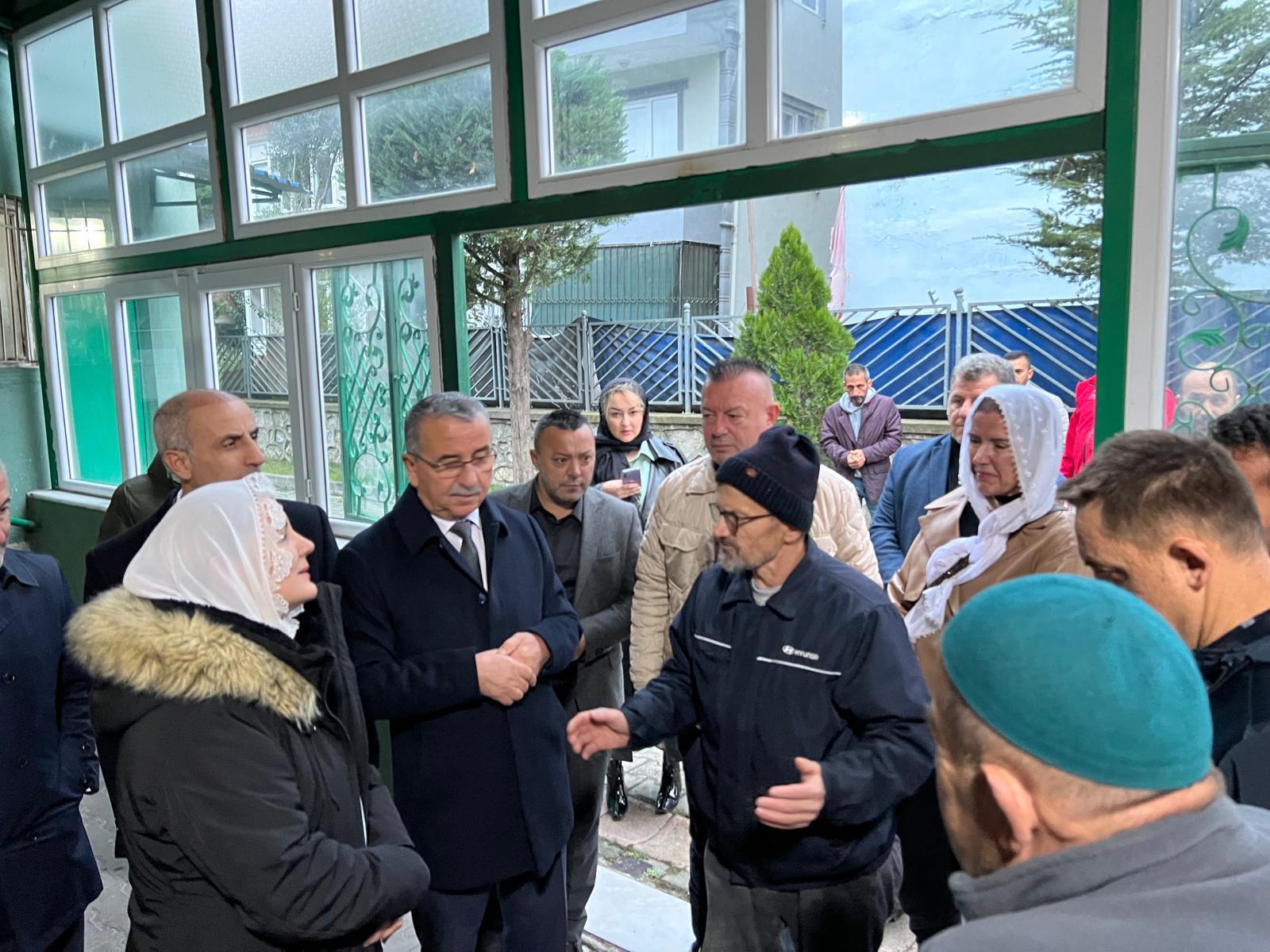 Başkan Hürriyet, Sultan Ahmet Camii cemaatiyle buluştu (2)