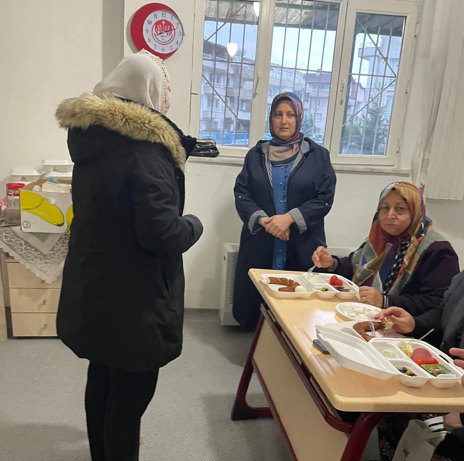 Başkan Hürriyet, Sultan Ahmet Camii cemaatiyle buluştu (4)