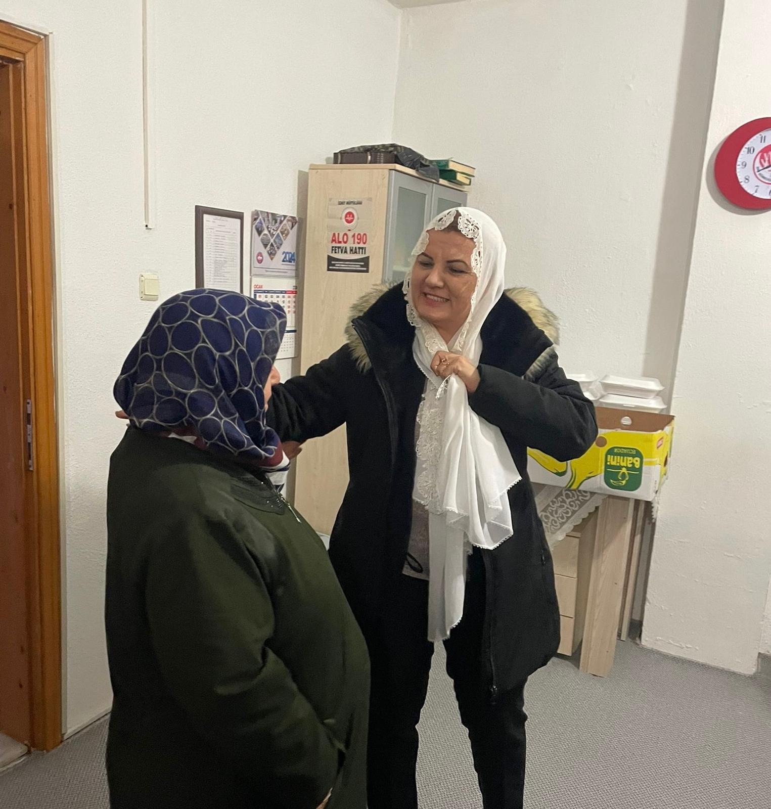 Başkan Hürriyet, Sultan Ahmet Camii cemaatiyle buluştu (5)