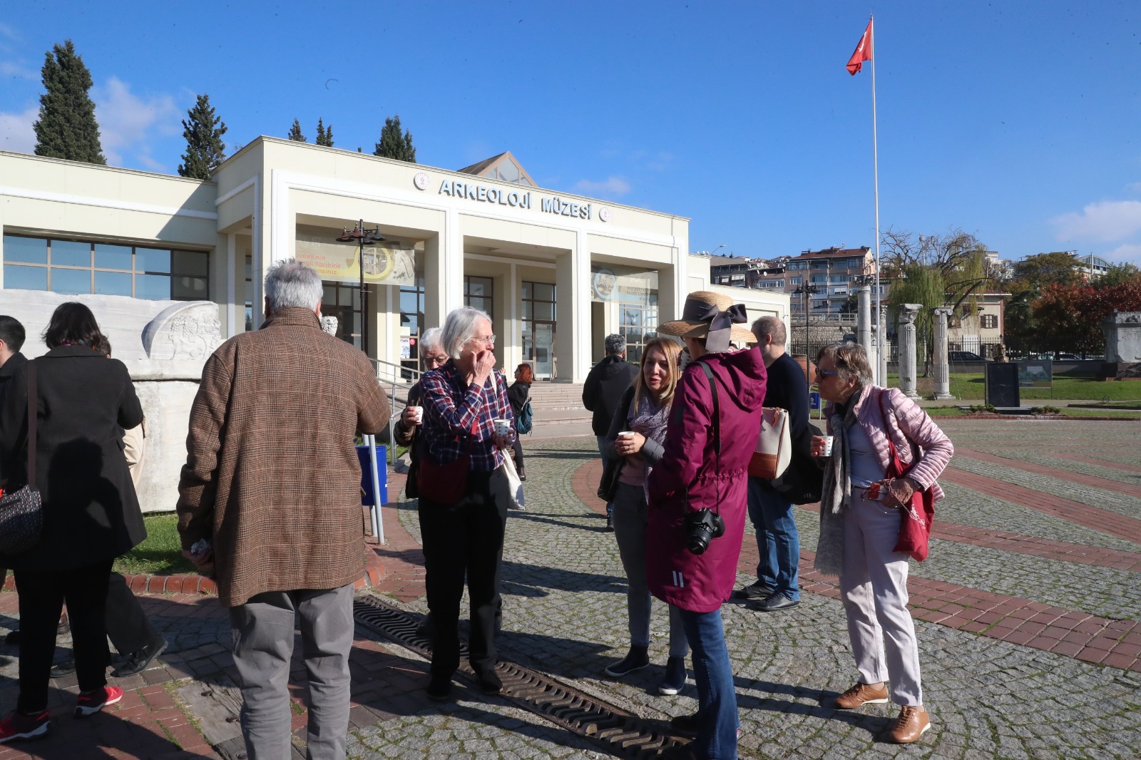 Baskan Hürriyet tarihçi akademisyenlerle bulustu (5)
