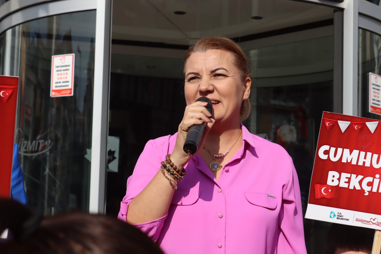 Çinar Çocuk Evi miniklerinden Cumhuriyet coskusuna anlamli bir kortej (13)