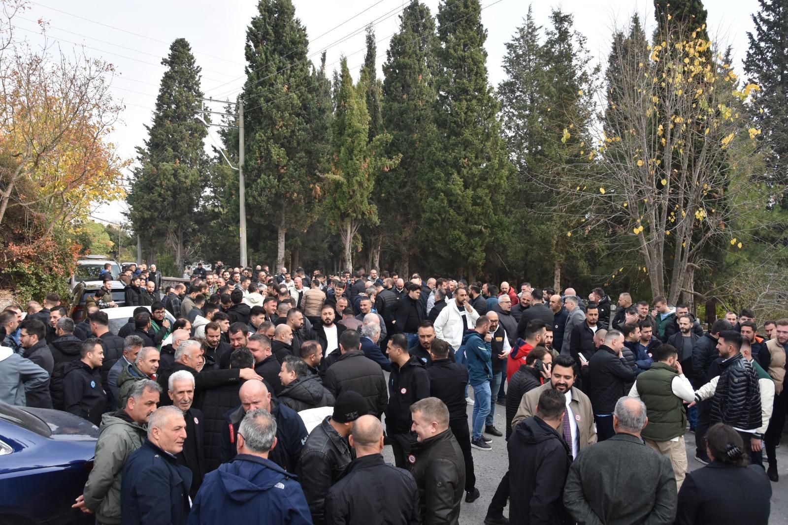 Erdem Arcan, Karacan ailesinin acisini paylasti (6)