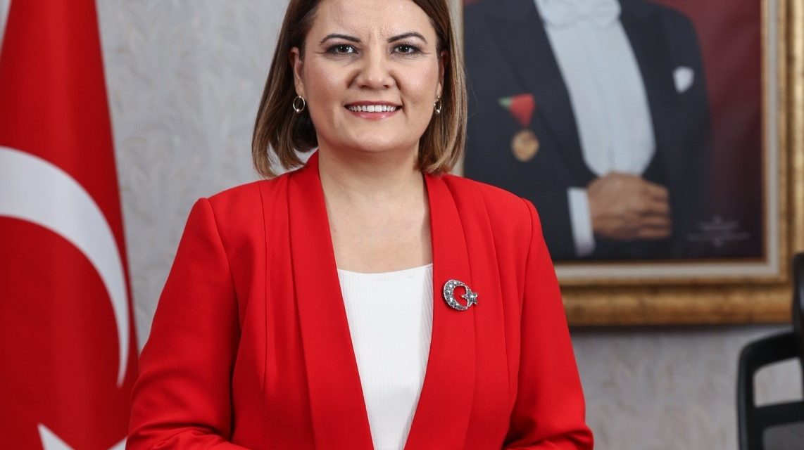HÜRRİYET; YAŞASIN CUMHURİYET, YAŞASIN ATATÜRK!