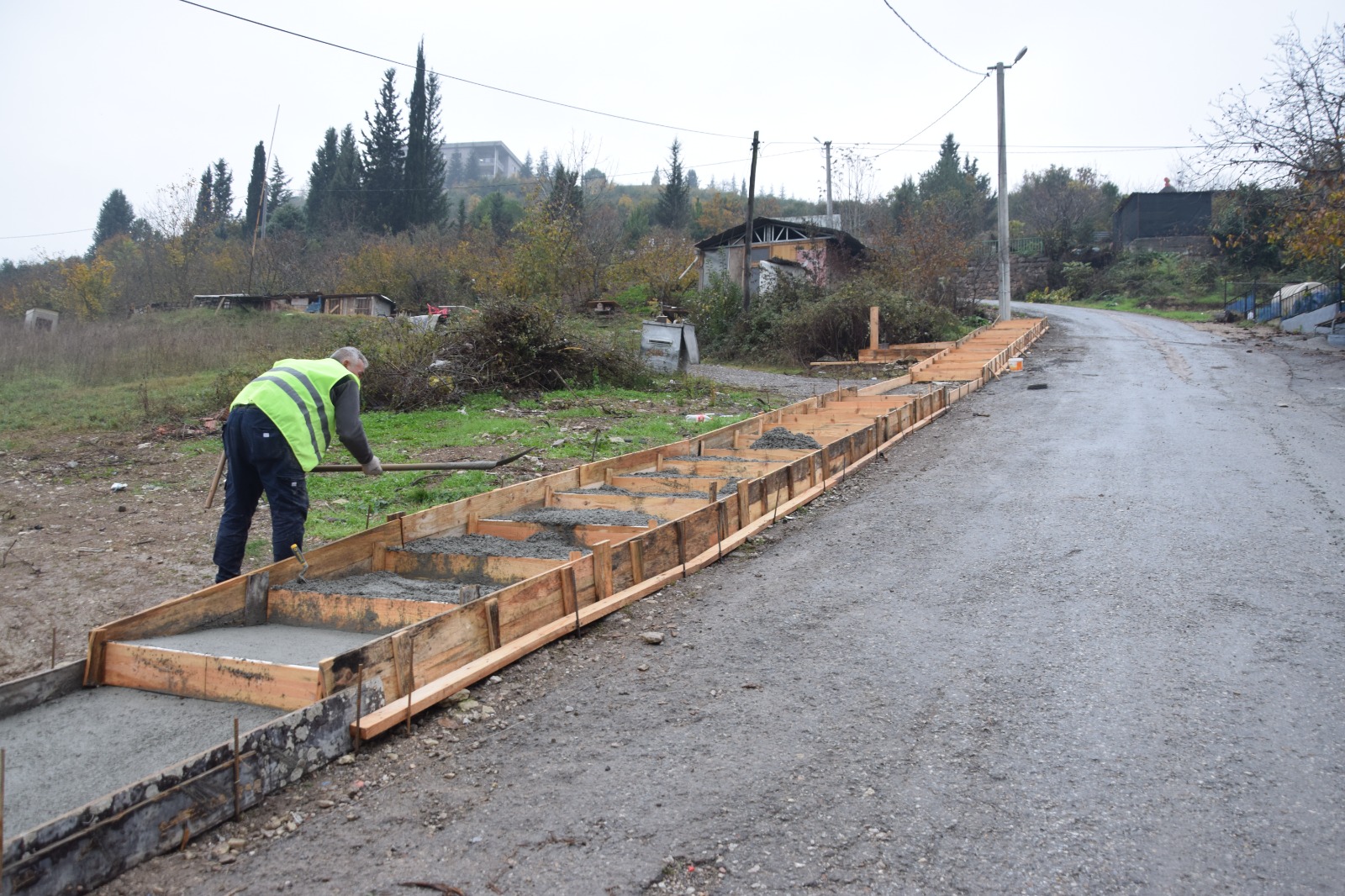 İzmit Belediyesi, Karadenizliler Mahallesi’nde merdiven inşa ediyor (3)