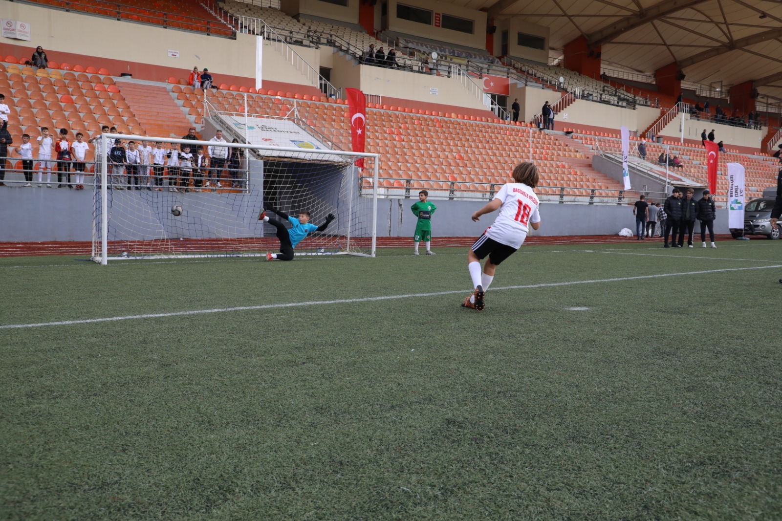 İzmit Belediyesi ve Bekirderespor’dan 10 Kasım Atatürk Futbol Turnuvası (1)