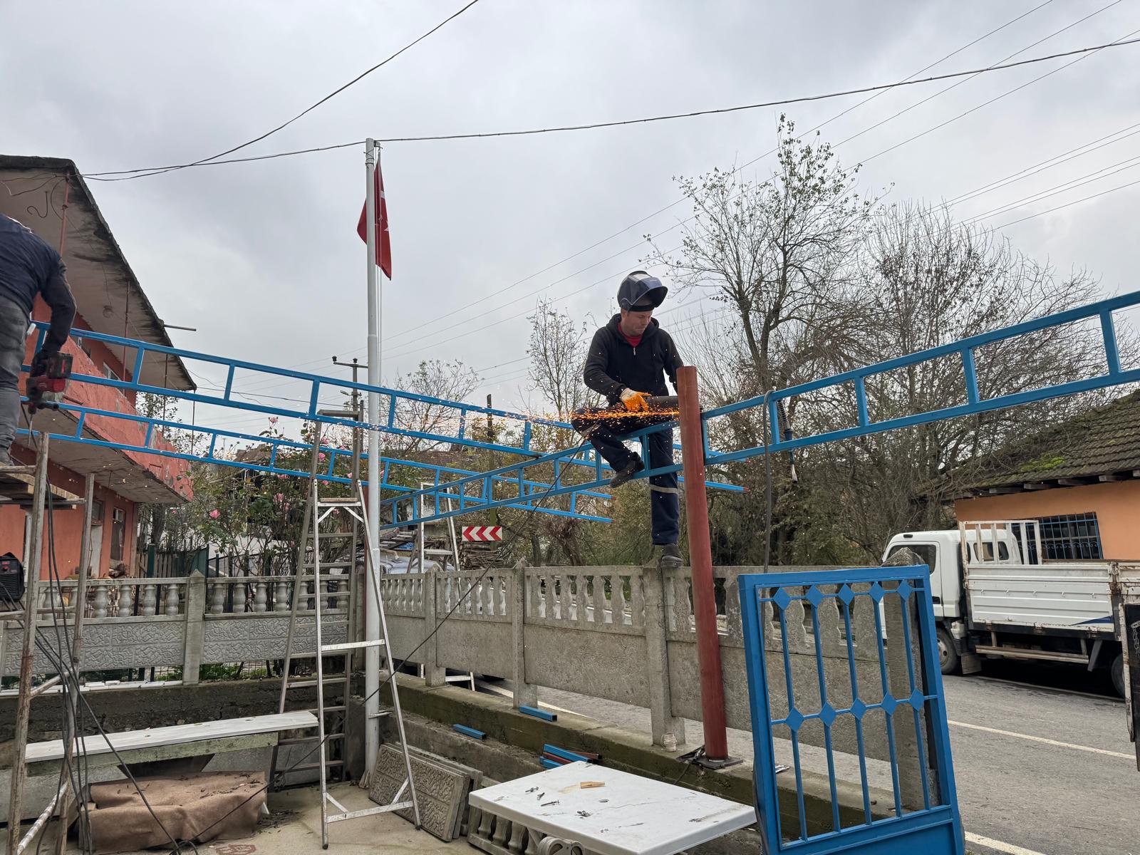 İzmit Belediyesinden Bulduk Piroğlu Camii’ne sundurma (2)