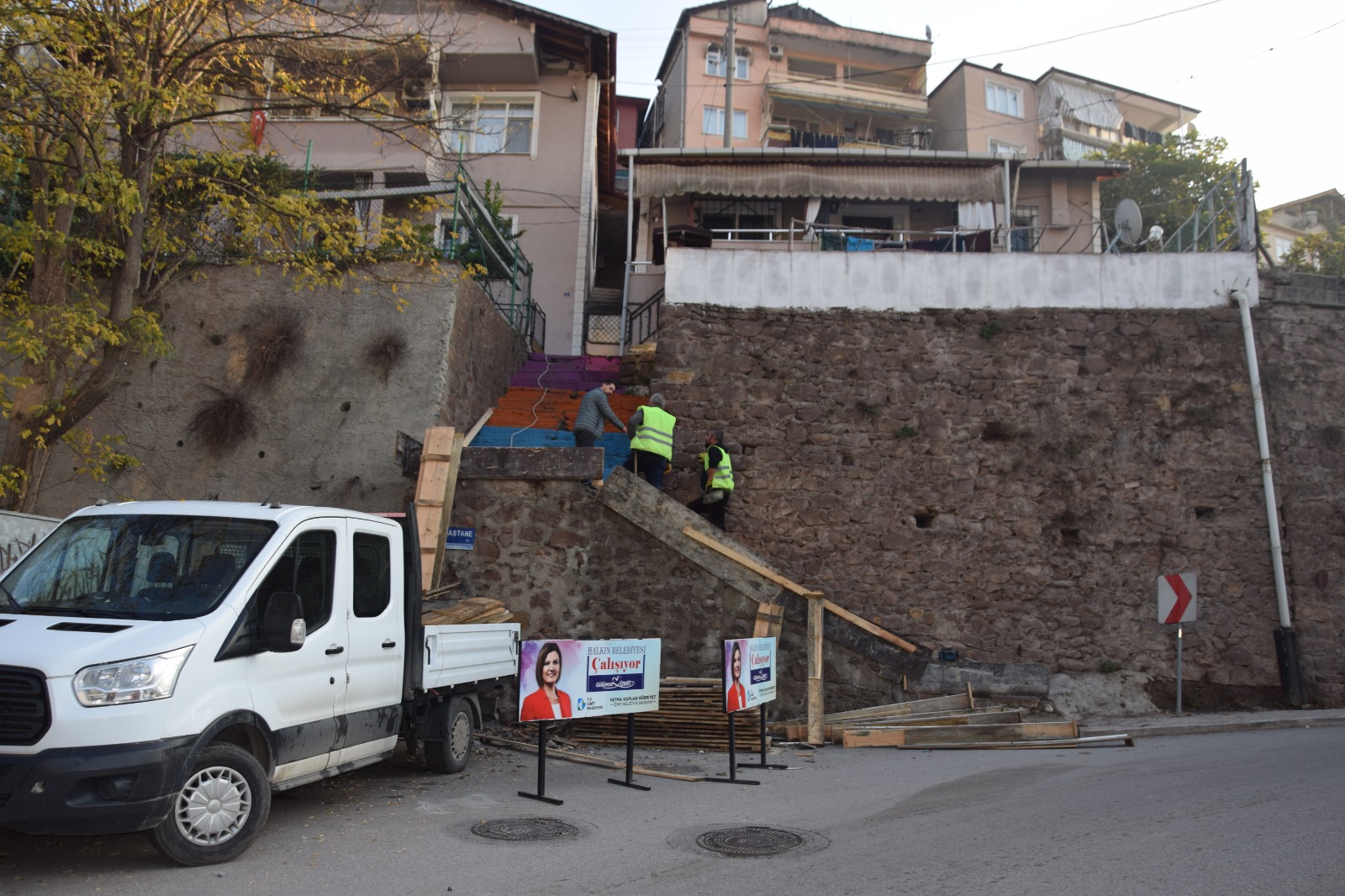 İzmit Belediyesinden Cedit’e yeni beton merdiven (3)
