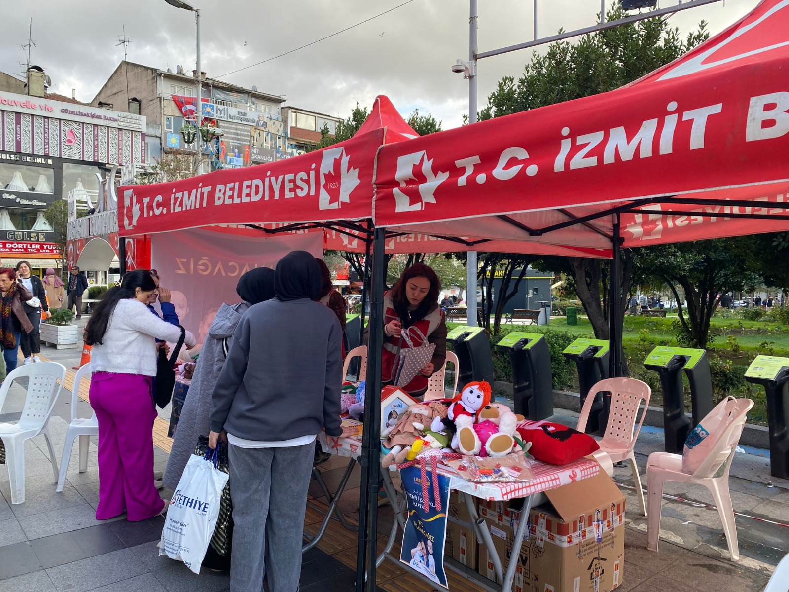 İzmit Belediyesinden lösemili çocuklar için farkındalık (3)