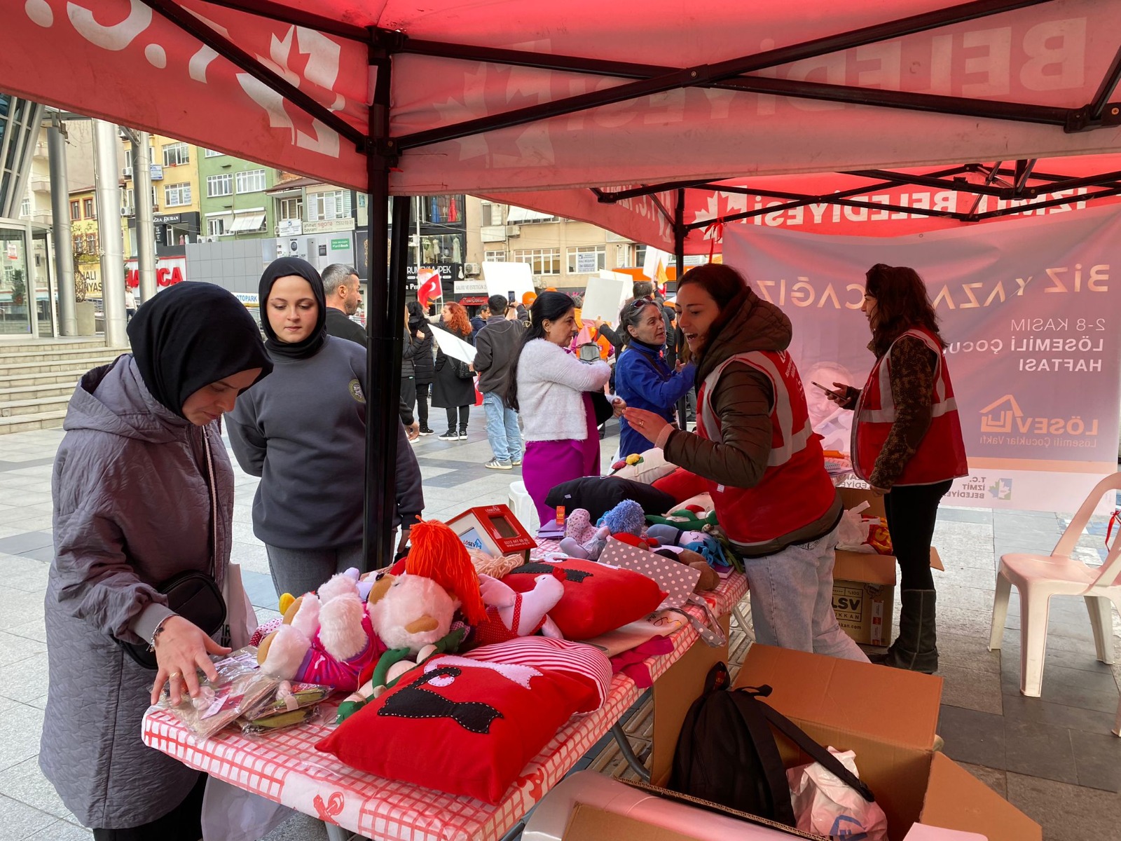 İzmit Belediyesinden lösemili çocuklar için farkındalık (6)
