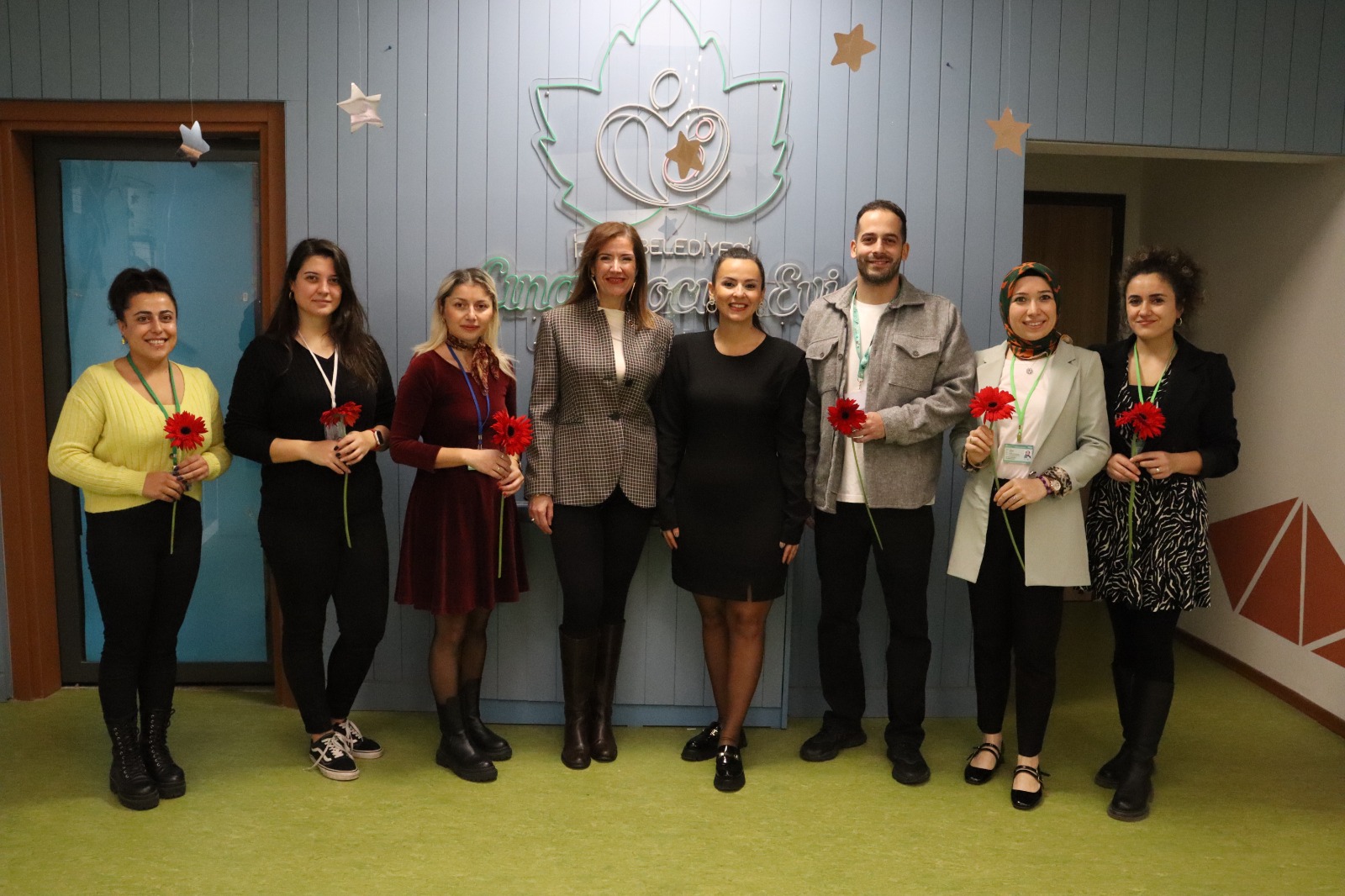 Izmit Belediyesinden ögretmenlere anlamli ziyaret (13)