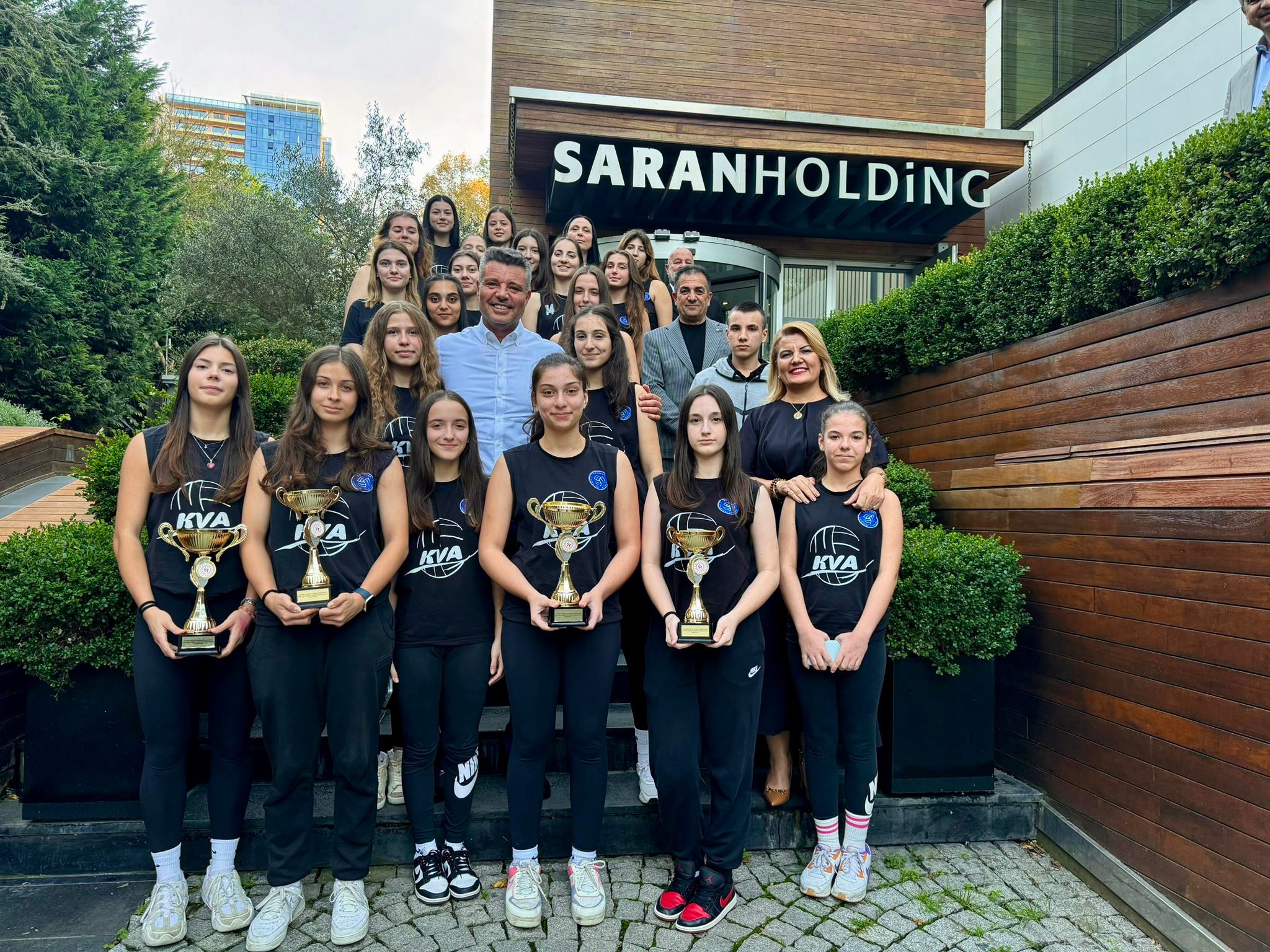 Sadettin Saran ve Başkan Hürriyet voleybol maçını izleyecek 1 (4)