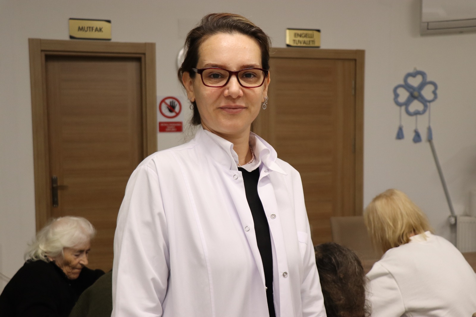 Alzheimer Yaşam Evi Hemşiresi Pınar Türkel
