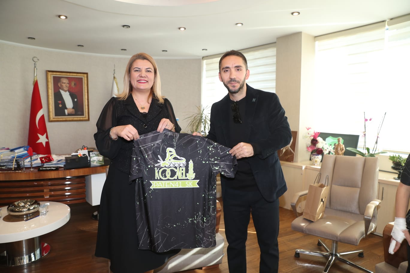 Başkan Hürriyet, Kocaeli Paten 41 Spor Kulübü’nü tebrik etti (4)