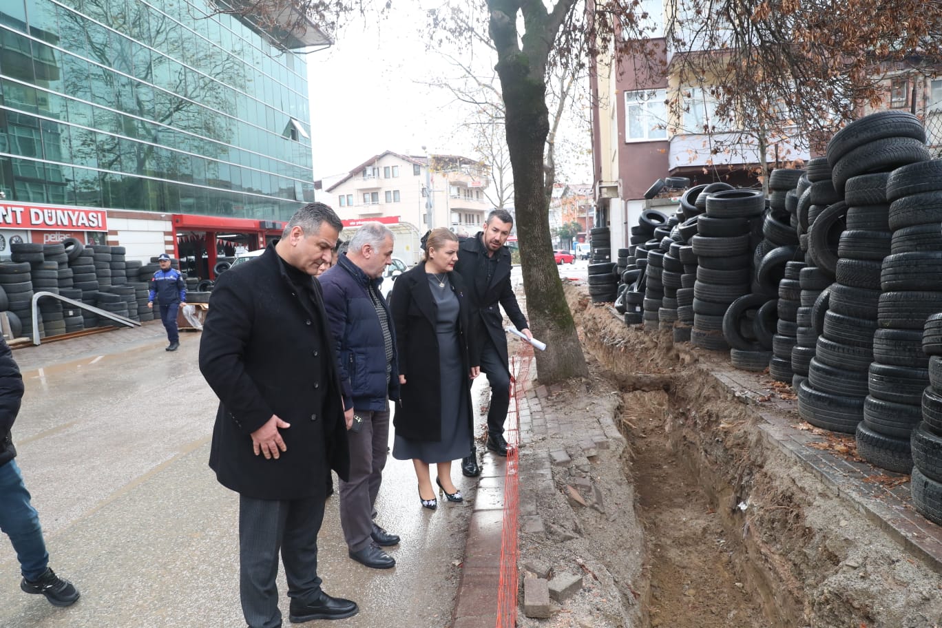 Başkan Hürriyet duyurdu “Şehit Kazım Caddesi’nin çehresi değişecek” (7)