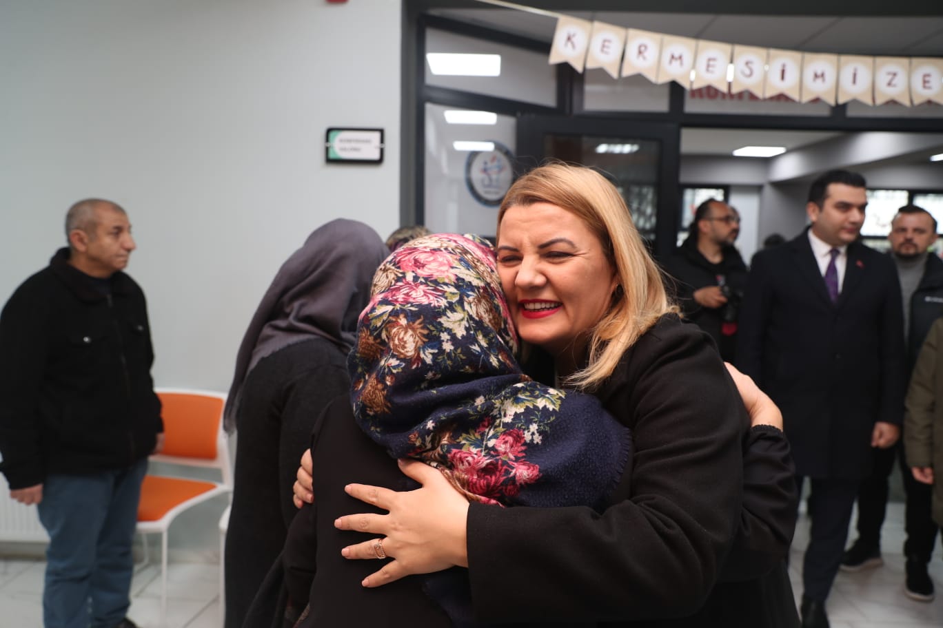 Başkan Hürriyet, sevgi ve dayanışma dolu günde özel öğrencilerle buluştu (2)