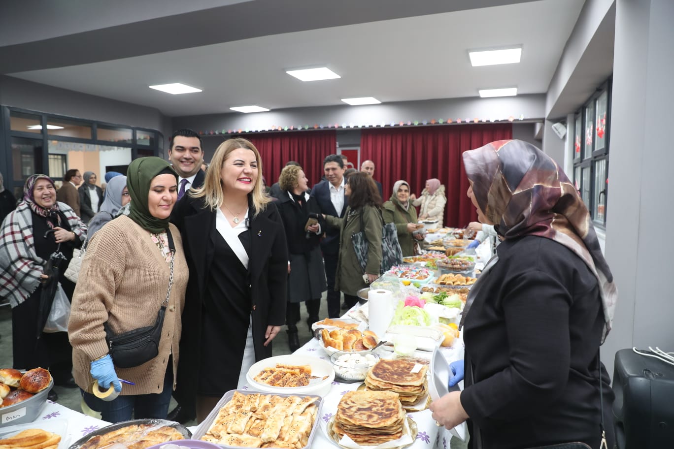 Başkan Hürriyet, sevgi ve dayanışma dolu günde özel öğrencilerle buluştu (6)