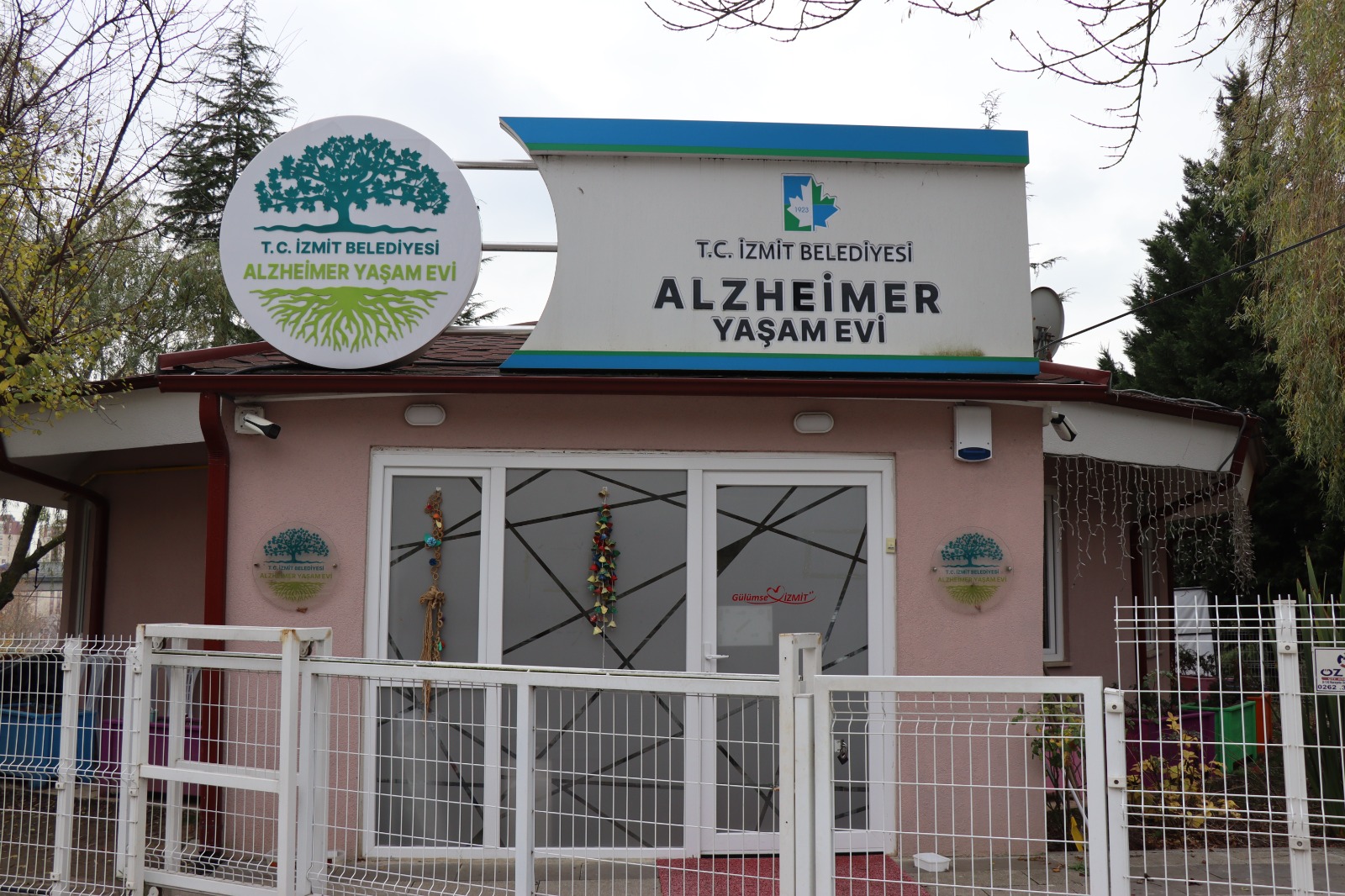 İzmit Belediyesi Alzheimer Yaşam Evi hastalara ve ailelerine güvenli bir alan sunuyor (4)