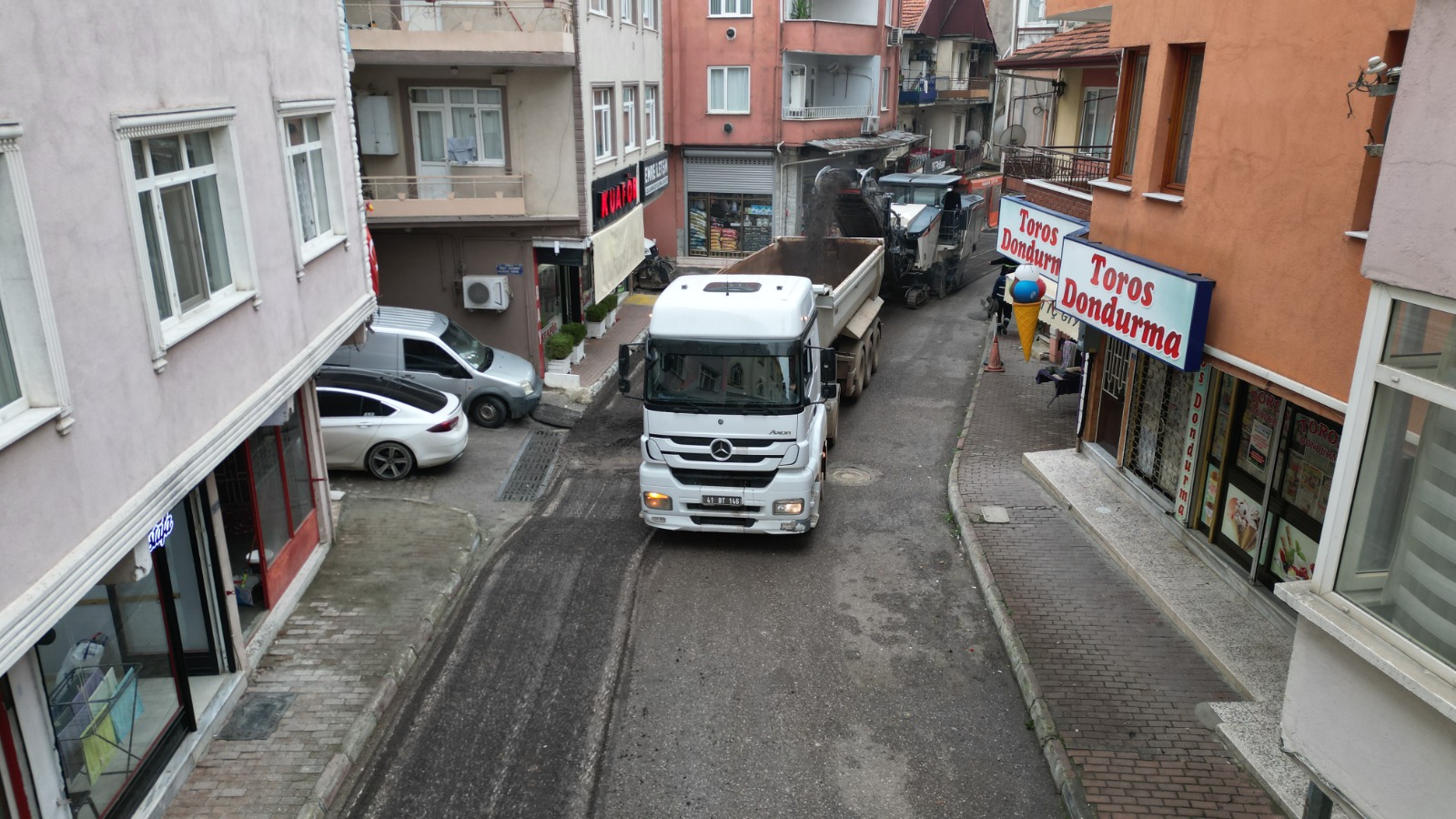 İzmit Belediyesi Başaran Caddesi’nde verdiği sözü yerine getiriyor (7)