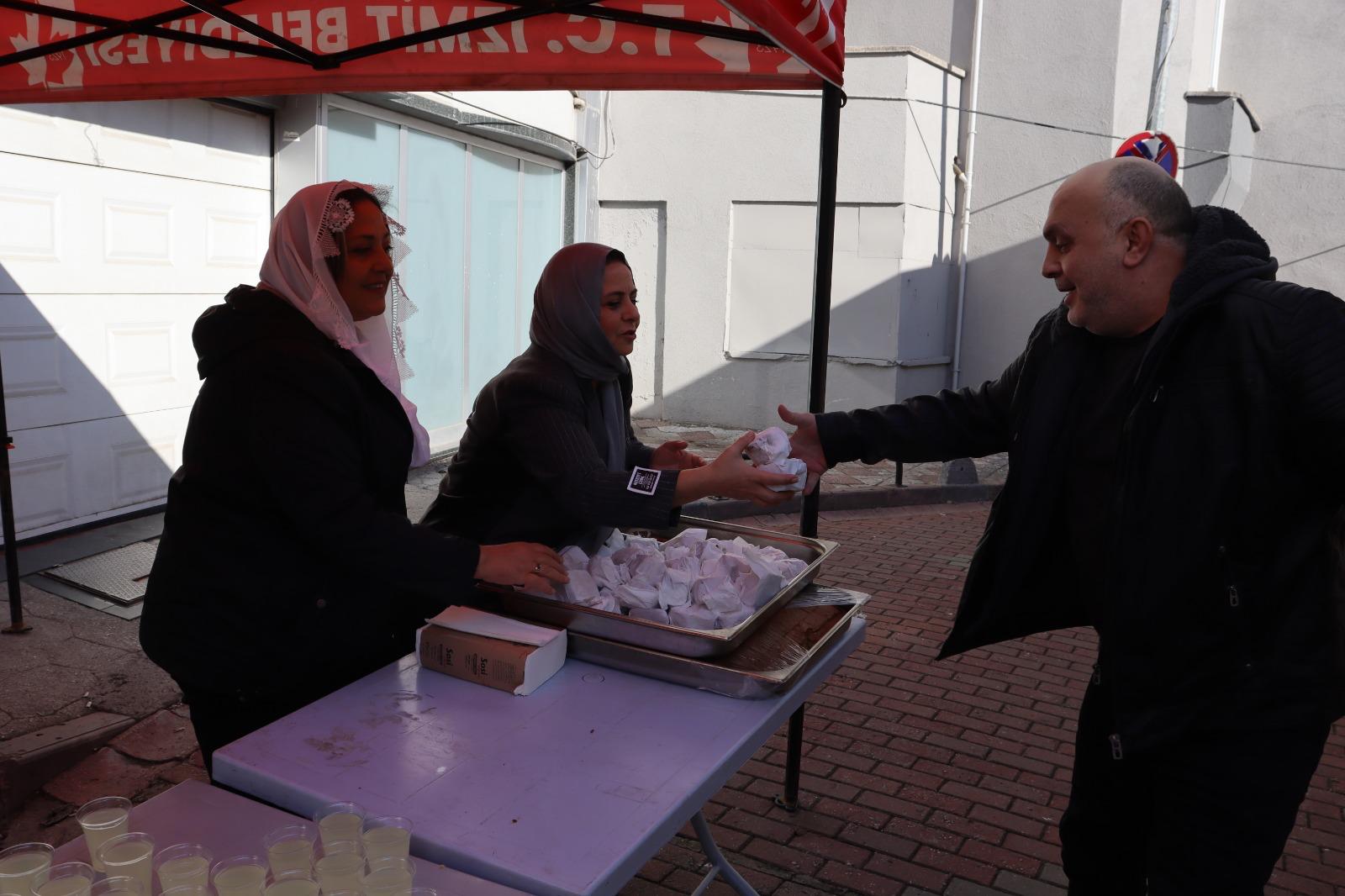 Izmit Belediyesi, Cuma Namazi sonrasi Tepecik Camii cemaati ile bulustu (5)