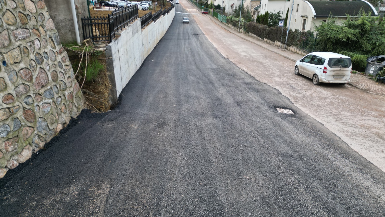 İzmit Belediyesi Tüysüzler’deki yol genişletme çalışmasını tamamladı (7)