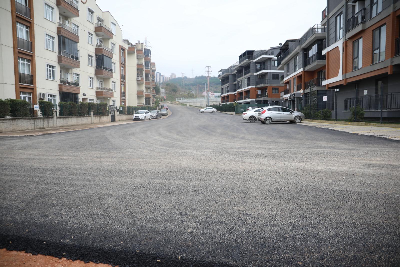 İzmit Belediyesi, Üzümlü Sokağı asfalt konforuna ulaştırdı (1)