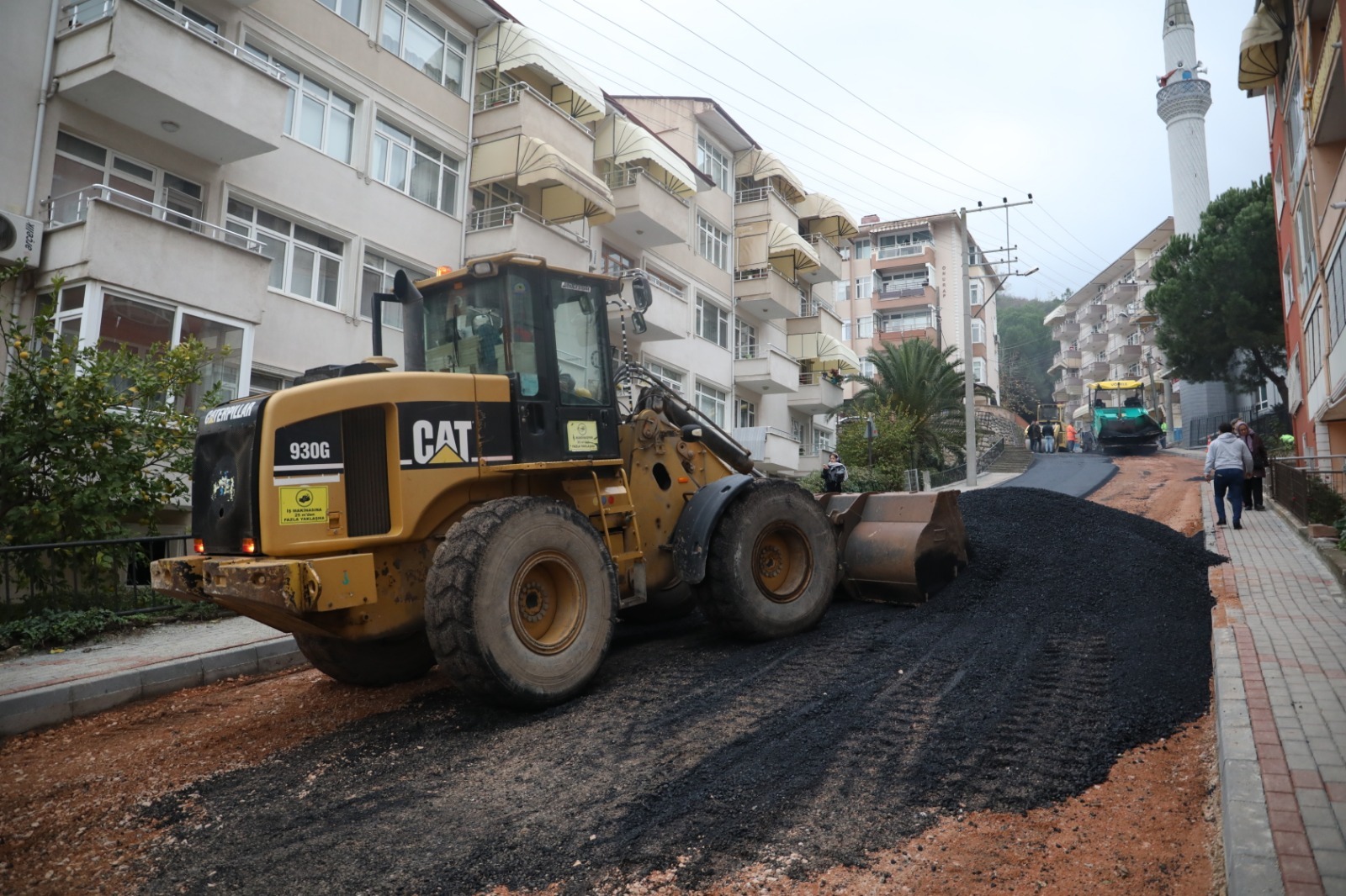 Izmit Belediyesi Yenimahalle'deki yol çalismasinda sona geldi (2)