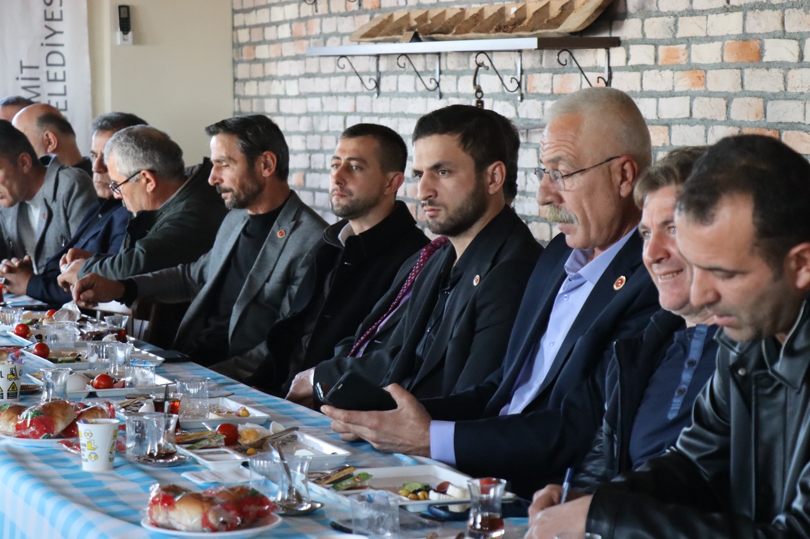 İzmit Belediyesi kırsal mahalle muhtarlarıyla buluştu (8)