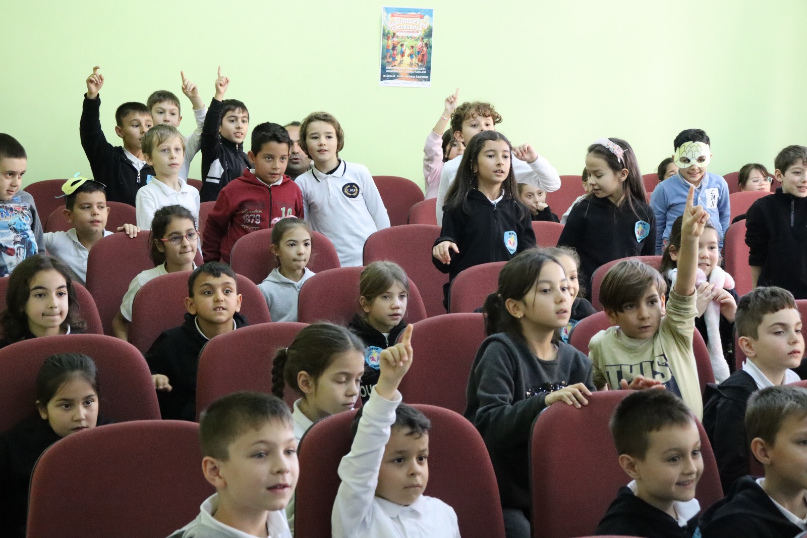 İzmit Belediyesi ‘Gülümseyen Çocuklarla Müzik Etkinlikleri’ Akmeşe’de devam etti (1)