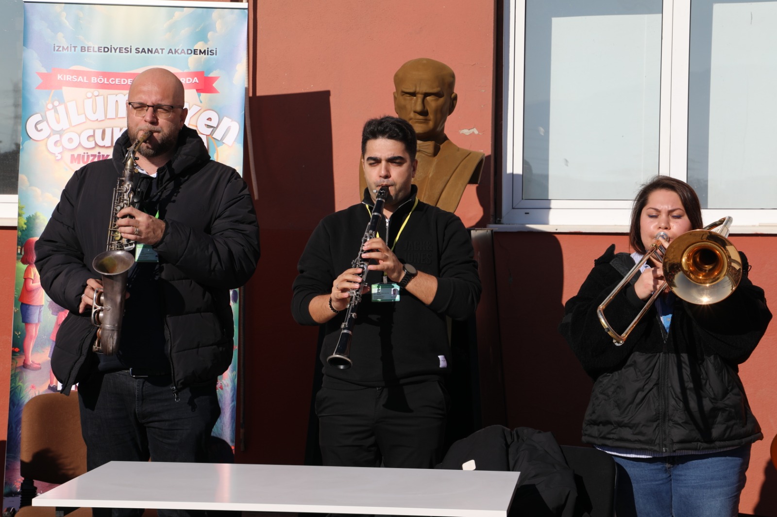 İzmit Belediyesi ‘Gülümseyen Çocuklarla Müzik Etkinlikleri’ne başladı (11)
