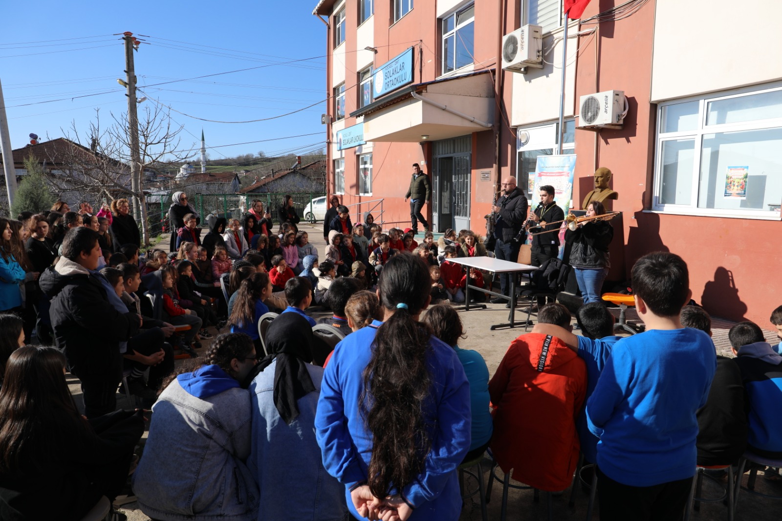 İzmit Belediyesi ‘Gülümseyen Çocuklarla Müzik Etkinlikleri’ne başladı (13)