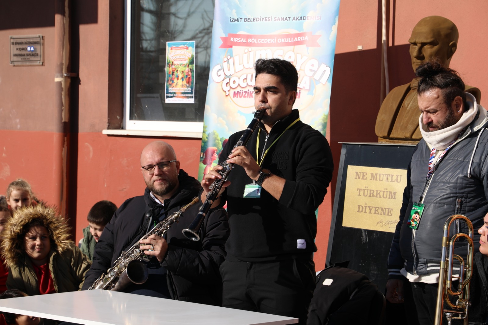 İzmit Belediyesi ‘Gülümseyen Çocuklarla Müzik Etkinlikleri’ne başladı (9)
