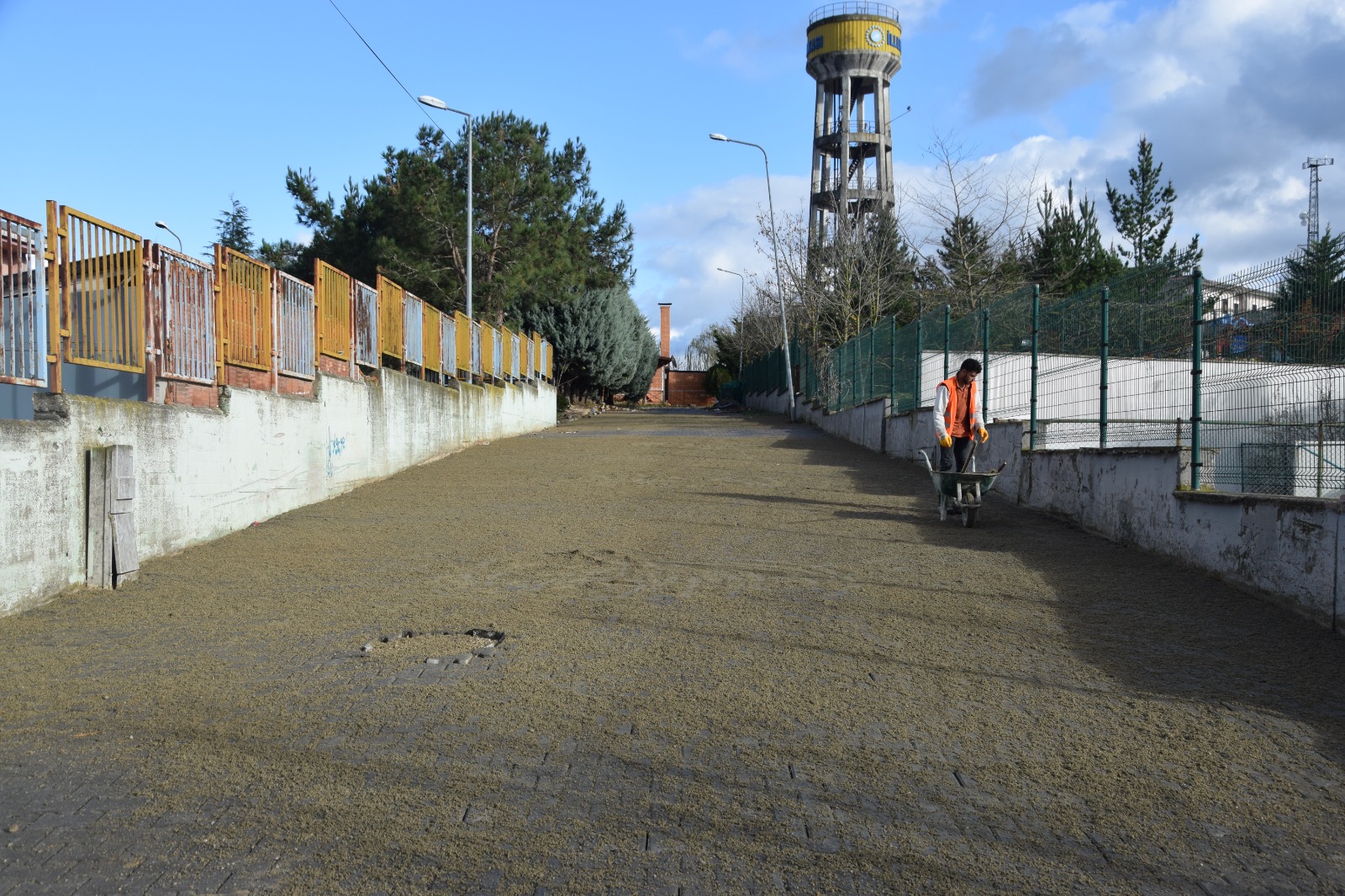 İzmit Belediyesinden Ayazma Mahallesi’ne yeni parke yol (1)