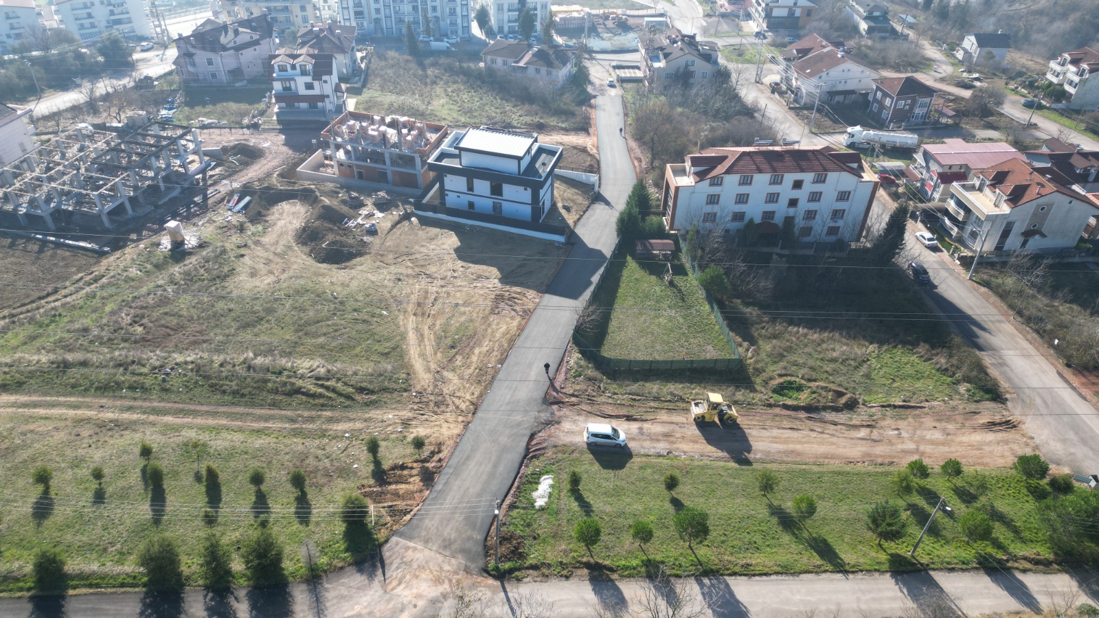 İzmit Belediyesinden Gündoğdu’da asfalt mesaisi (4)