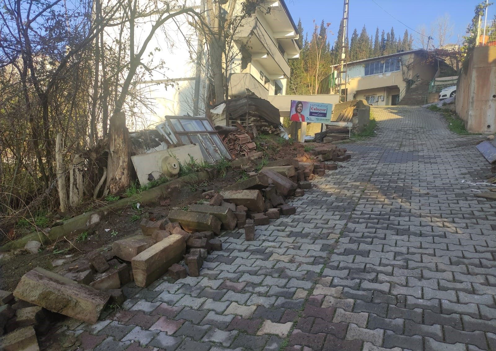 İzmit Belediyesinden Serdar Mahallesi’ne yeni beton merdiven (3)
