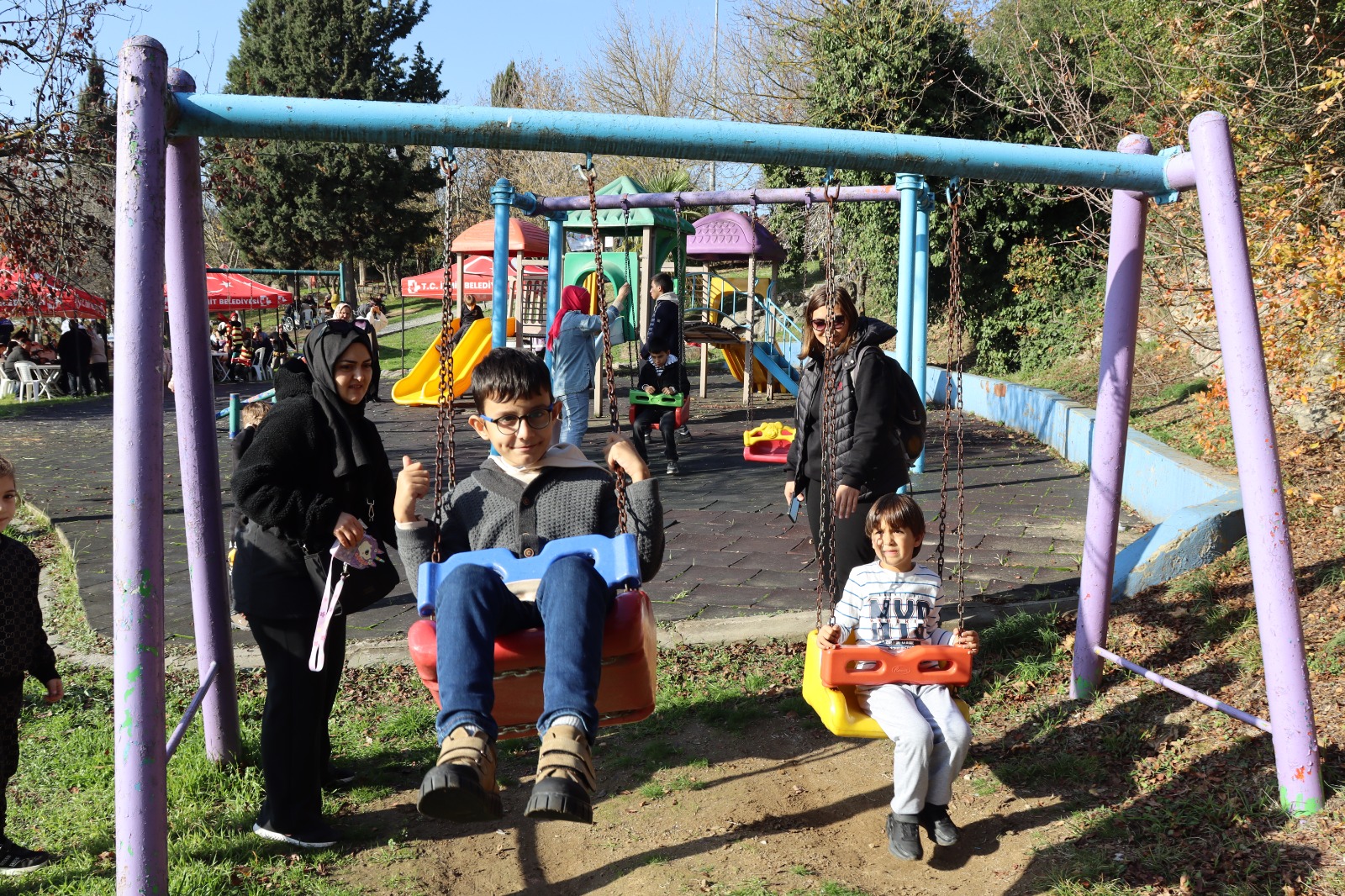 Izmit Belediyesinin engelleri asan günleri renkli Engelsiz Kis Piknigiyle basladi (15)