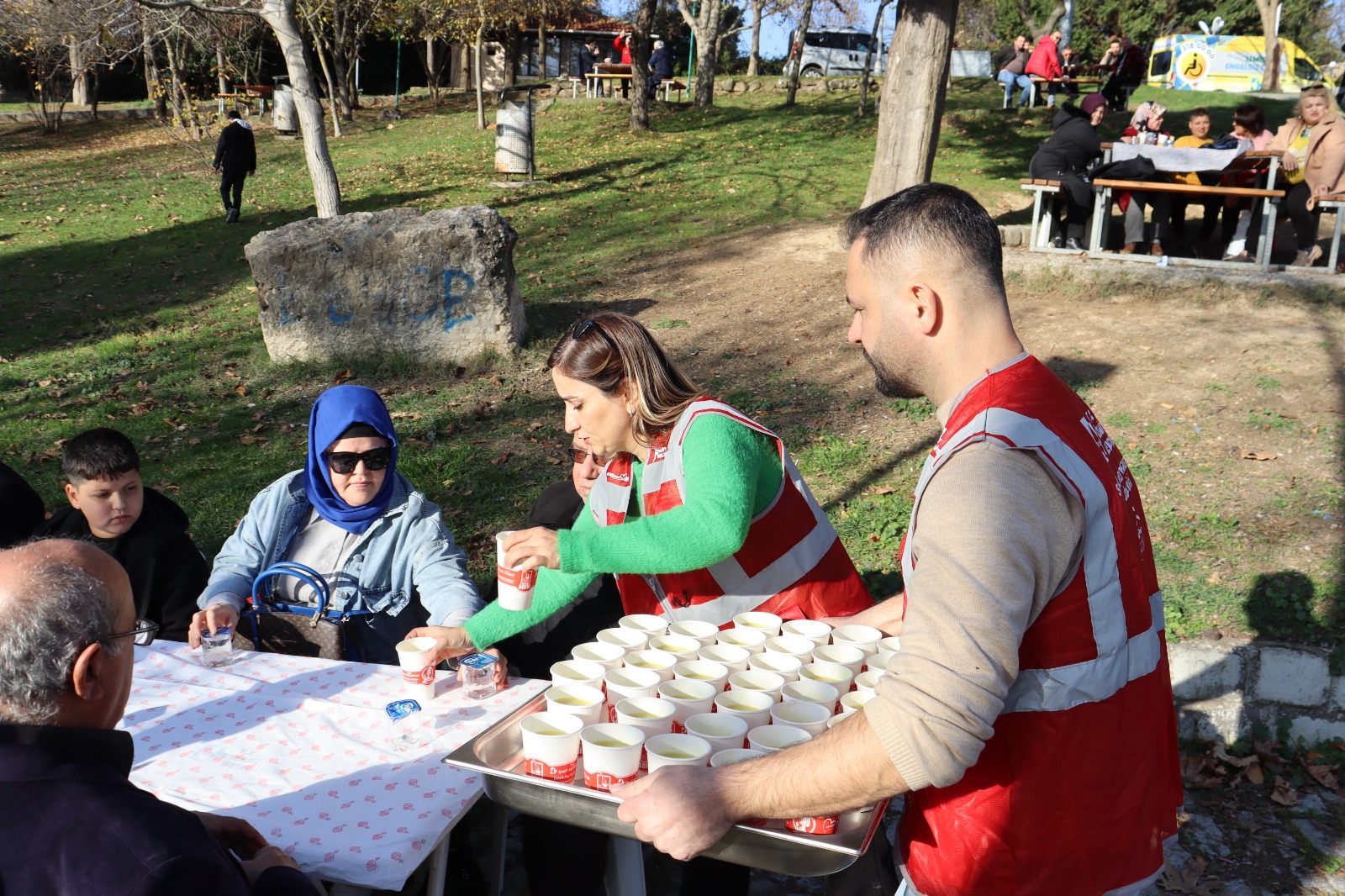 Izmit Belediyesinin engelleri asan günleri renkli Engelsiz Kis Piknigiyle basladi (23)