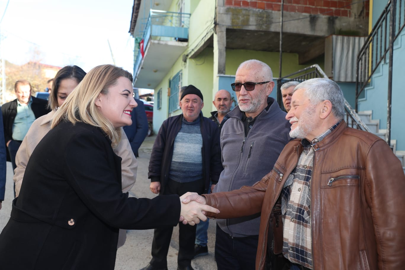 Yassibaglilar Baskan Hürriyet'i bagrina basti (3)