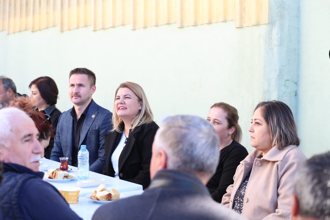 Yassibaglilar Baskan Hürriyet'i bagrina basti (4)
