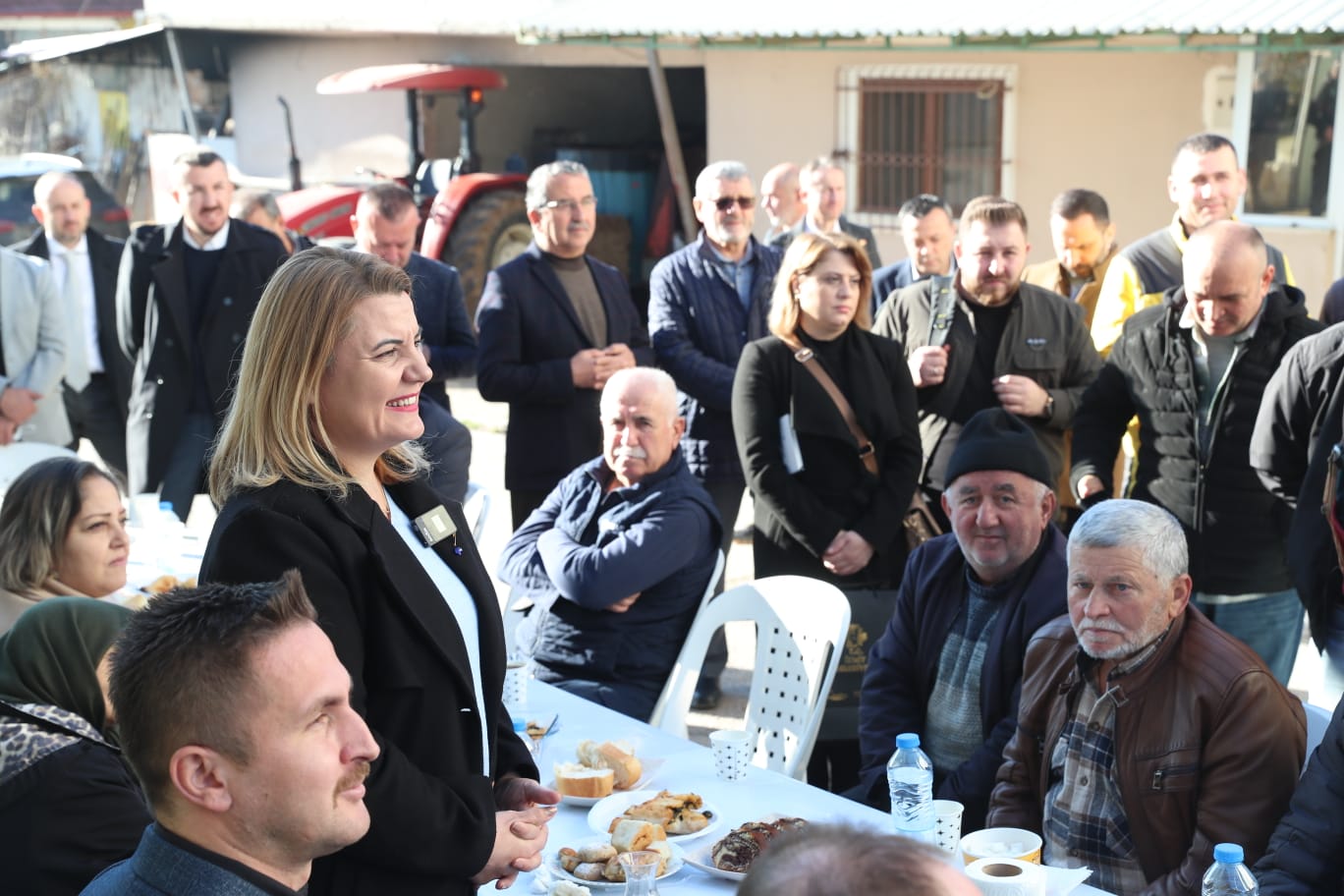 Yassibaglilar Baskan Hürriyet'i bagrina basti (5)