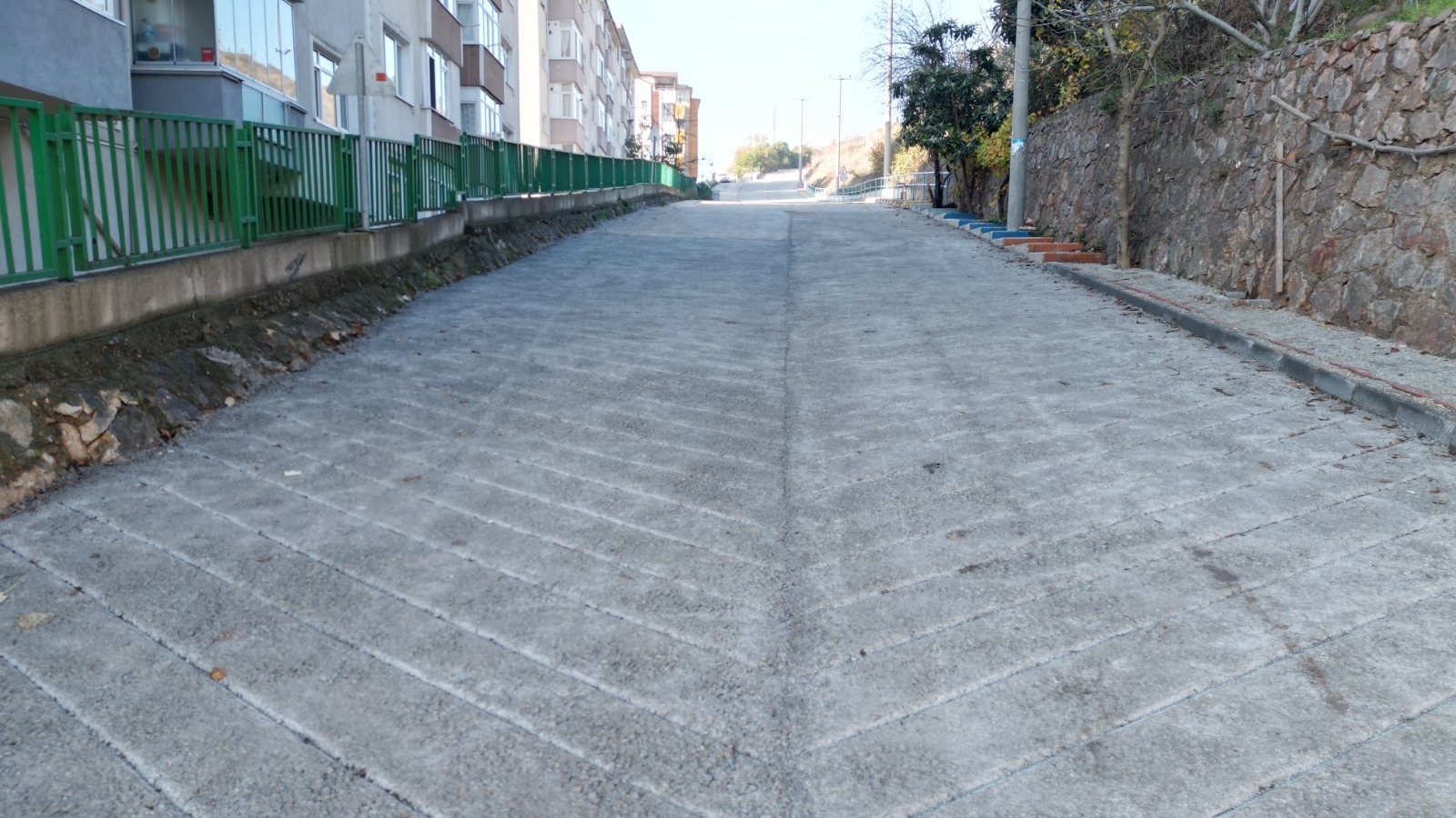 Yenimahalle sakinleri yenilenen yolu çok begendi (2)