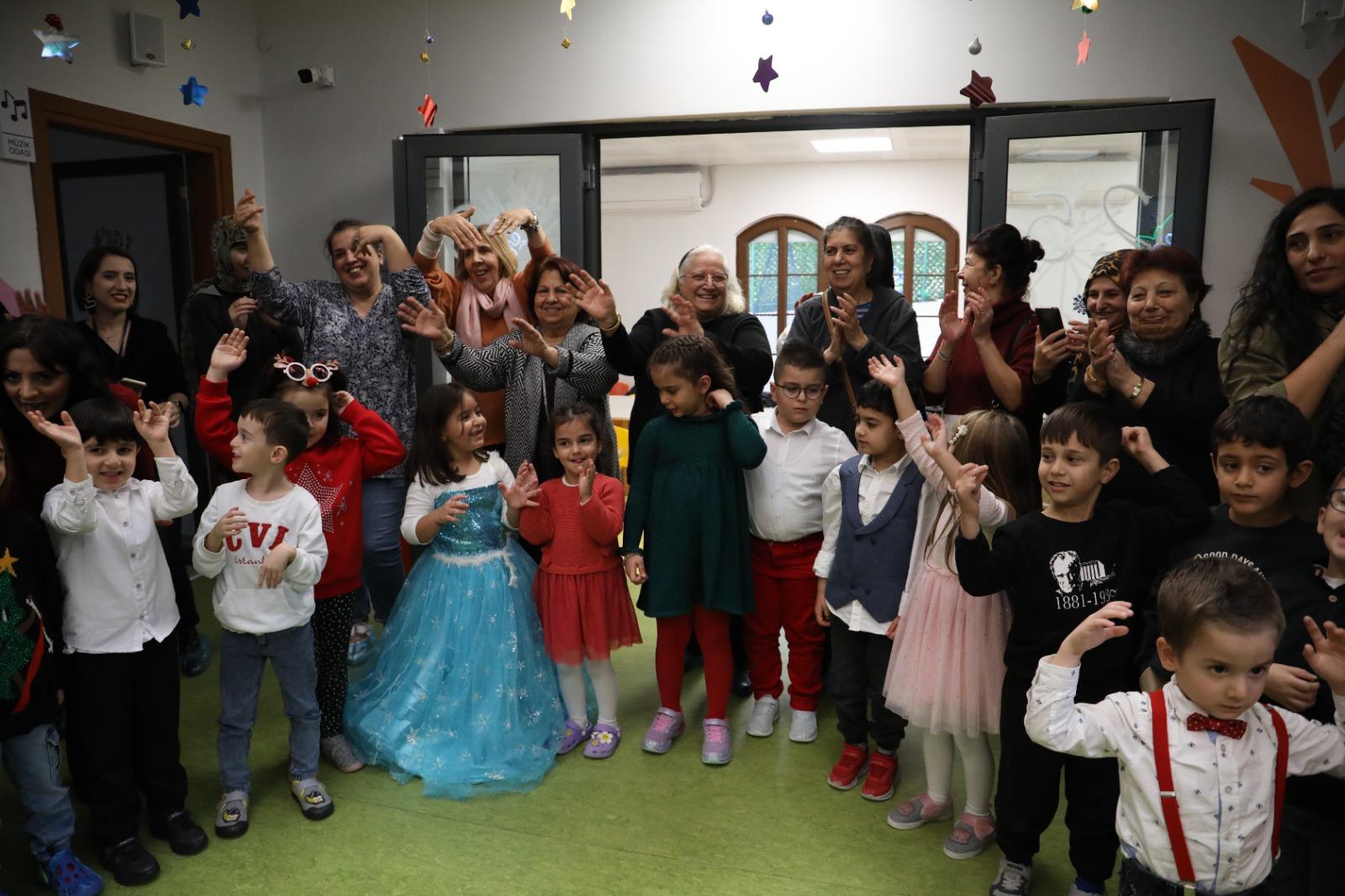 Asirlik Çinarlar ve Minik Çinarlar Yilbasi etkinliginde bulustu (1)