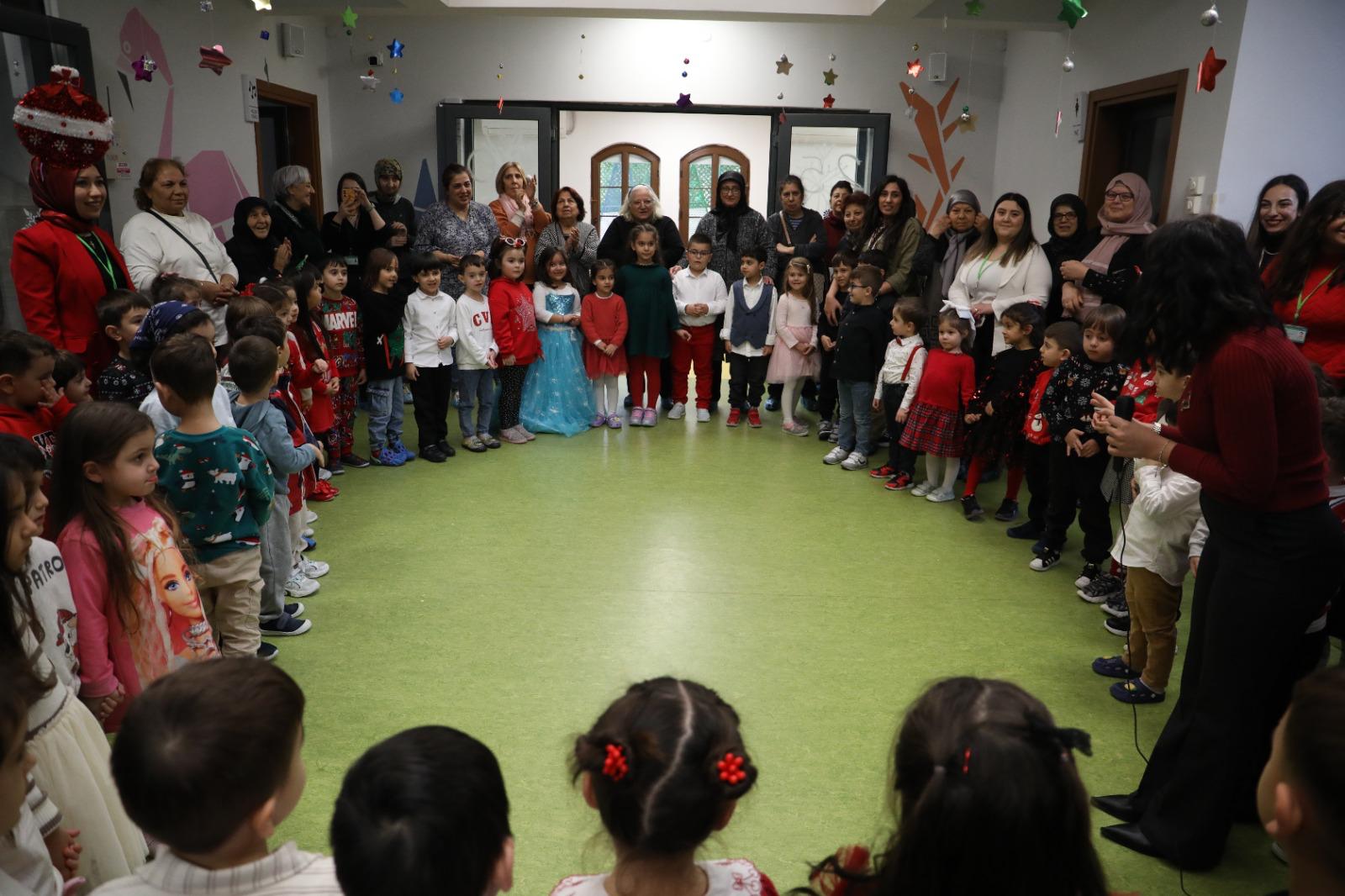 Asirlik Çinarlar ve Minik Çinarlar Yilbasi etkinliginde bulustu (15)