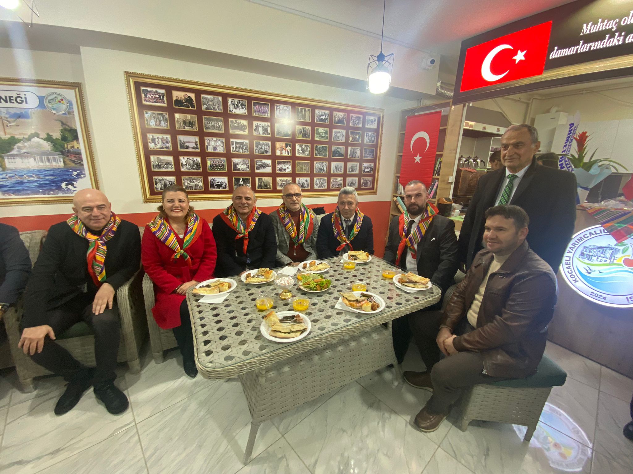 Baskan Hürriyet, Manav hemserilerinin açilis heyecanina ortak oldu (7)