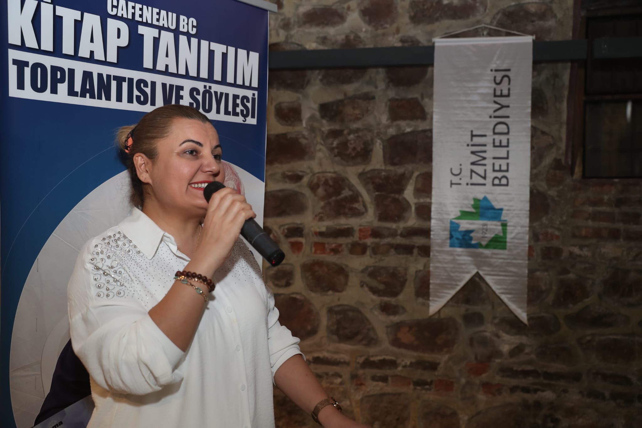 Baskan Hürriyet, _Izmit'in kültürel tarihini sinirlar ötesine tasimaya çalisiyoruz_ (2)