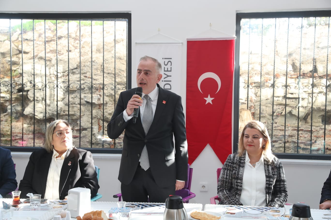 Baskan Hürriyet, kirsal mahalle muhtariyla bulustu (3)