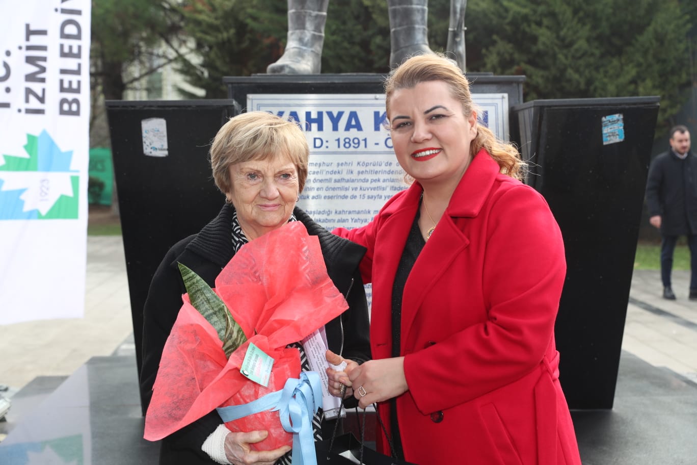Çiçek Takdimi