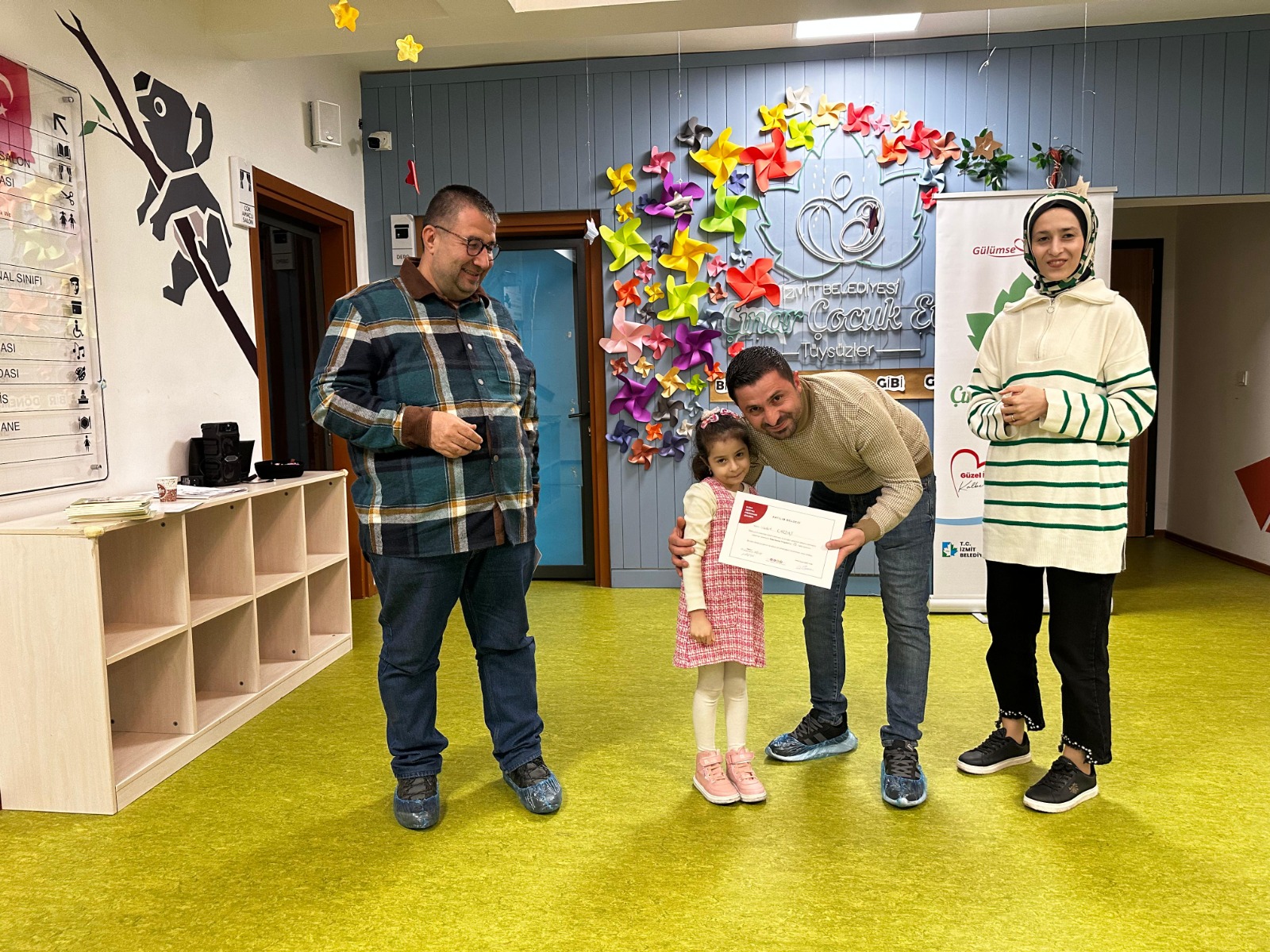 Eğitimini tamamlayan babalara ‘Baba Destek Programı’ sertifikaları teslim edildi (3)