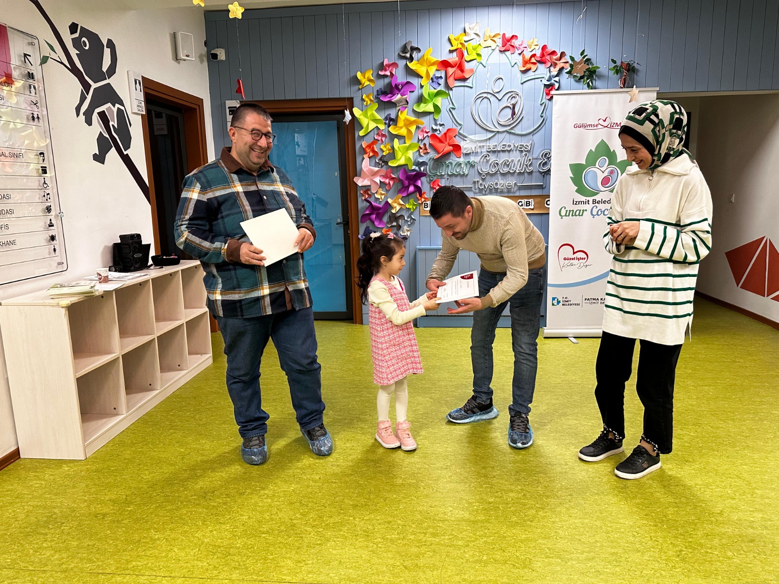 Eğitimini tamamlayan babalara ‘Baba Destek Programı’ sertifikaları teslim edildi (4)
